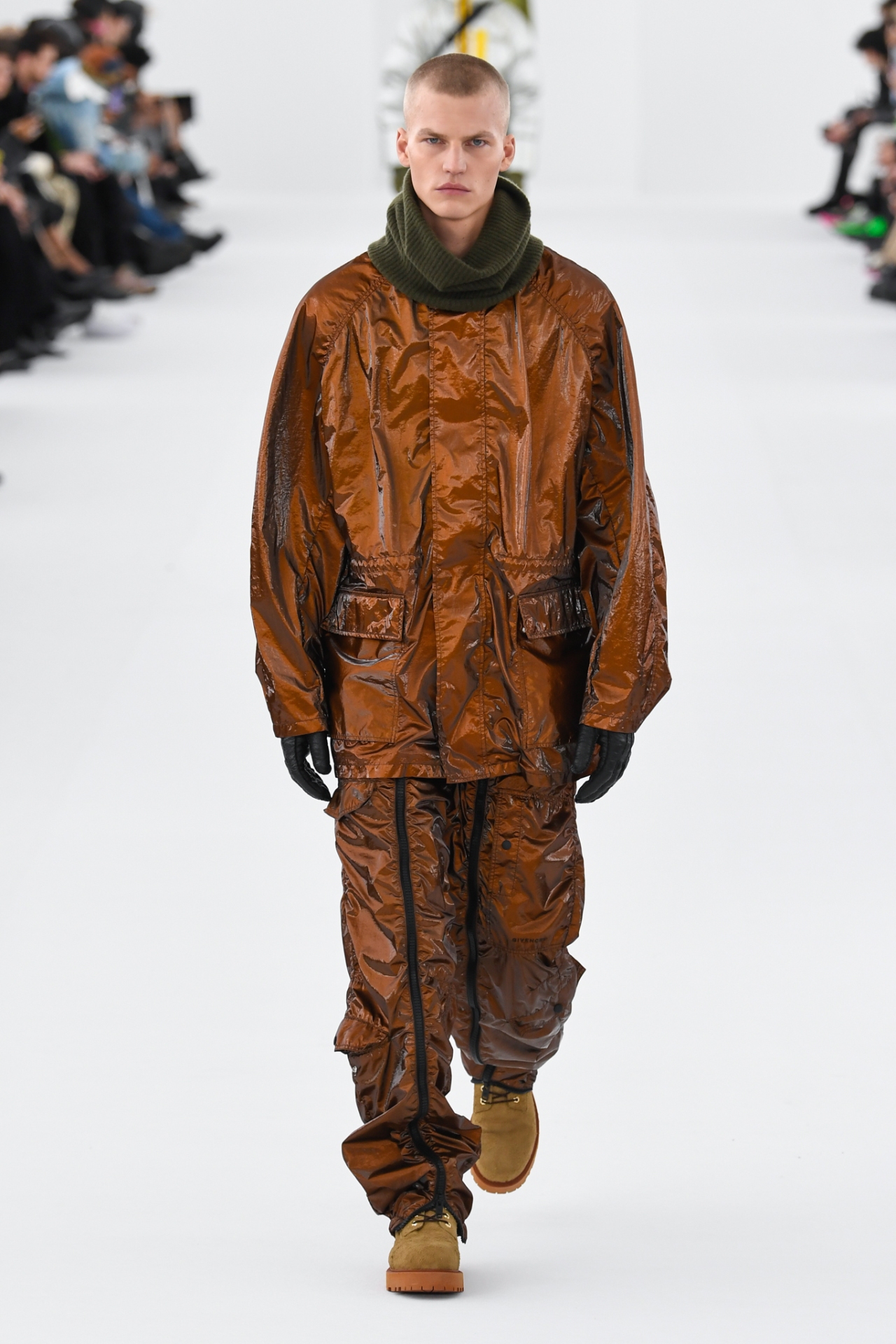 Look 28