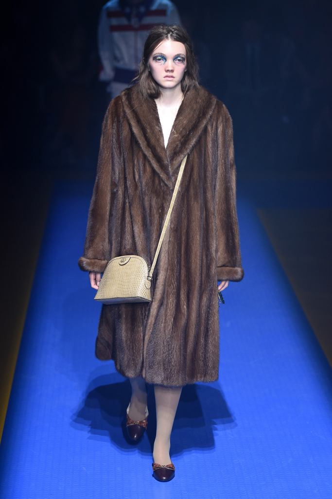 Look 16