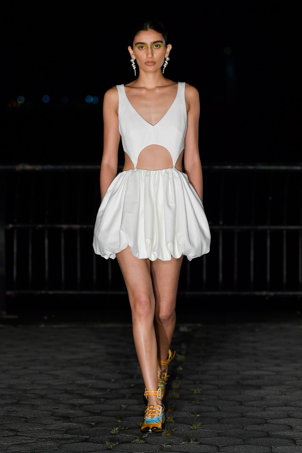 Look 10