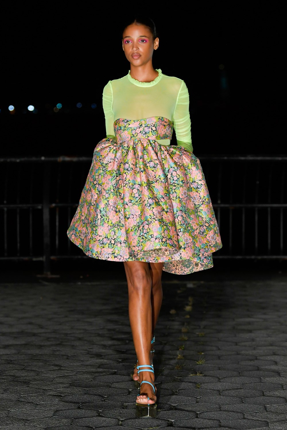Look 18