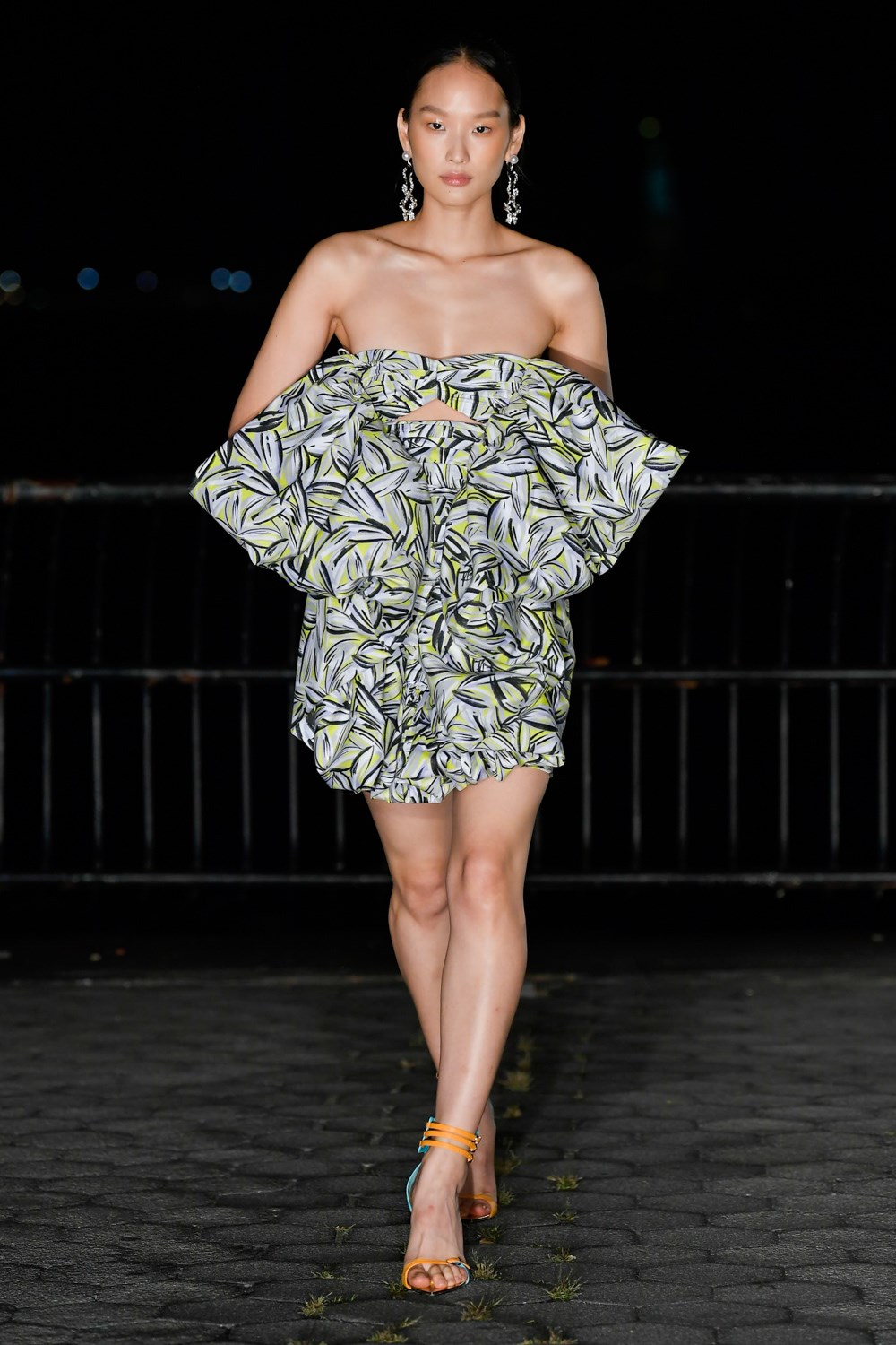 Look 24
