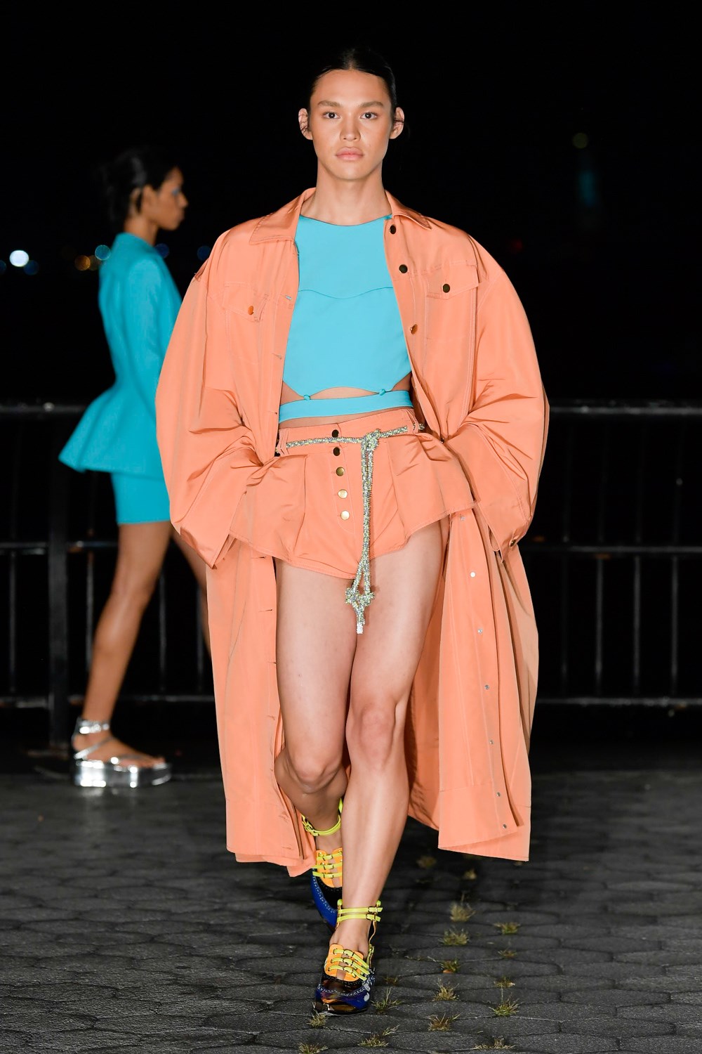 Look 32