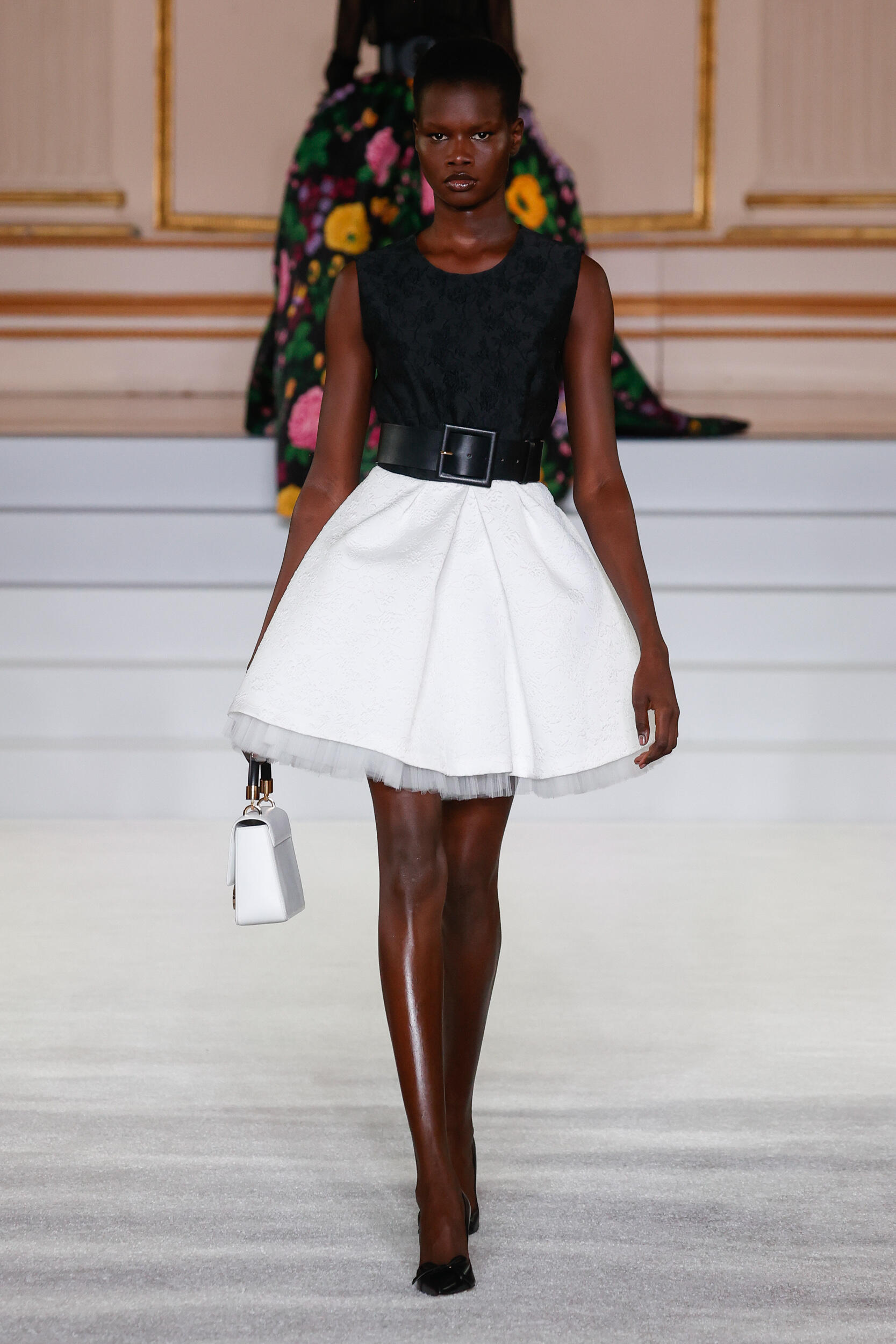 Look 10