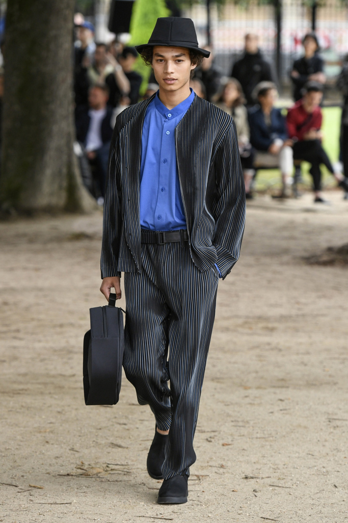 Look 7