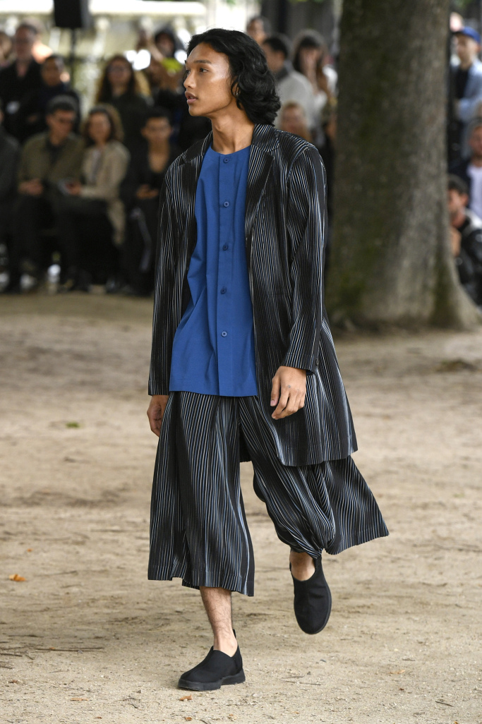 Look 15