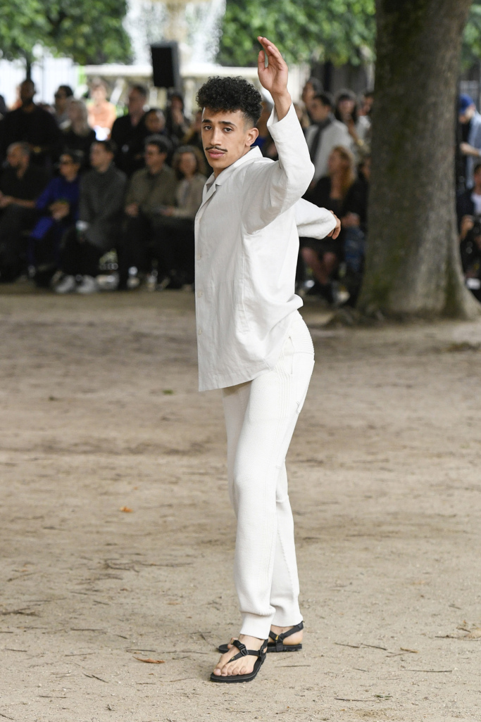 Look 18