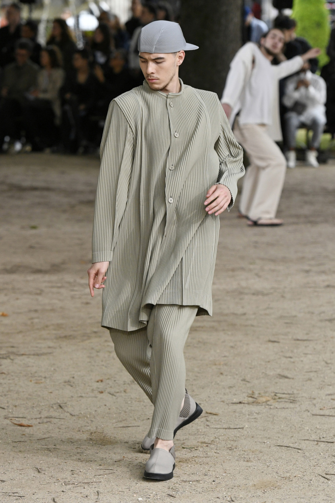 Look 19