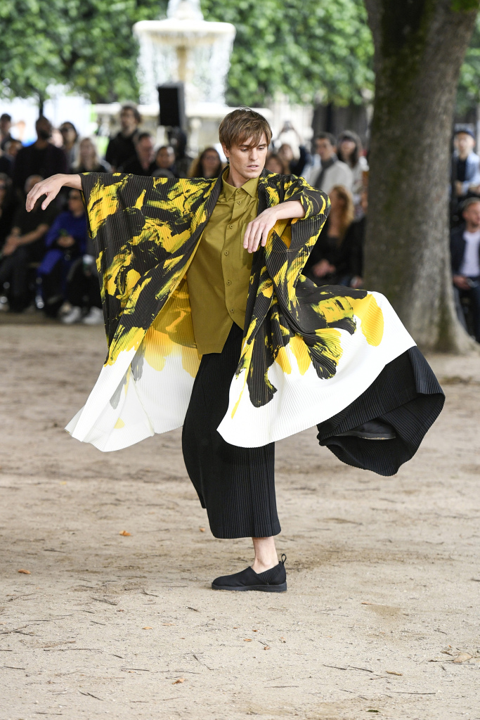 Look 32