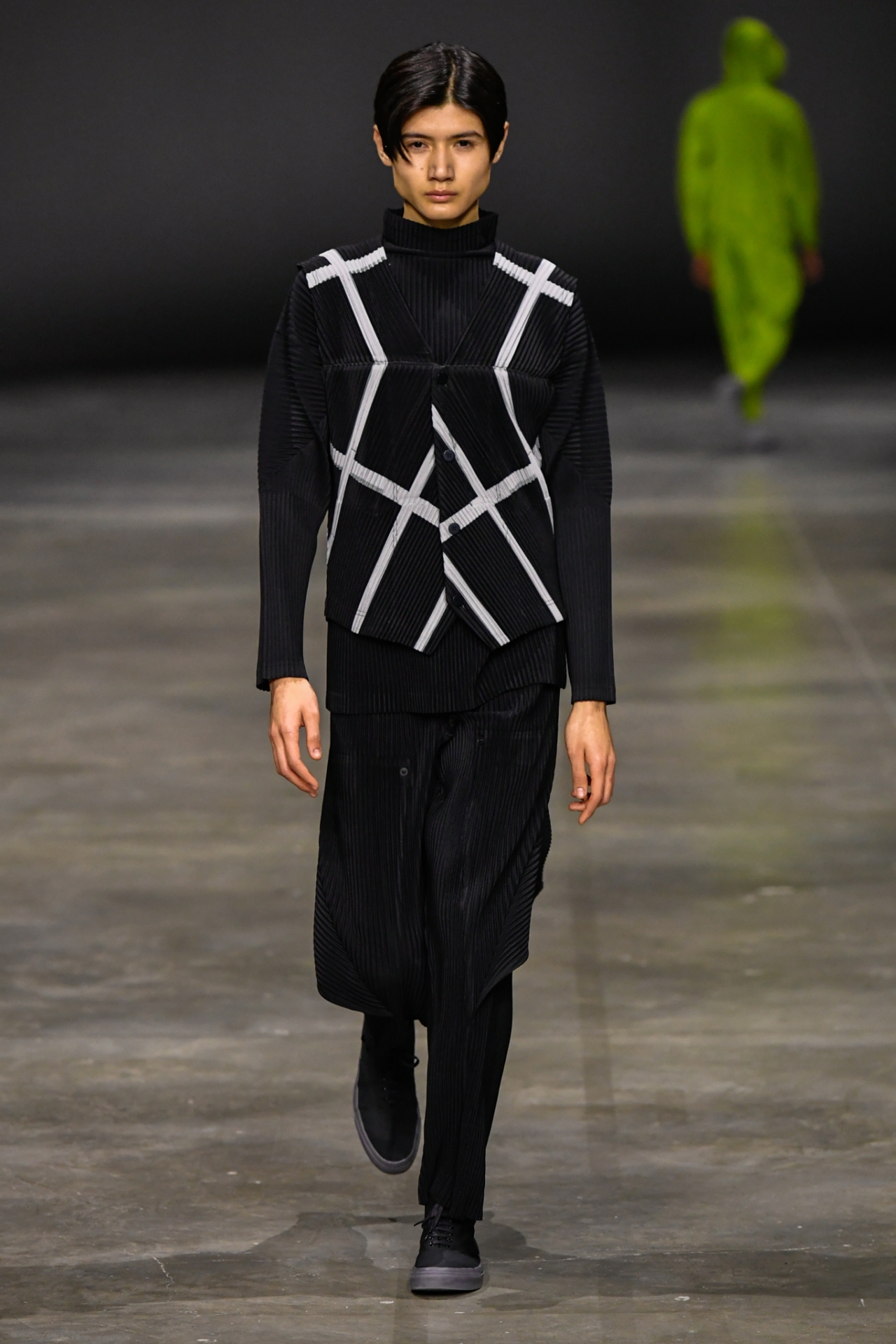 Look 10