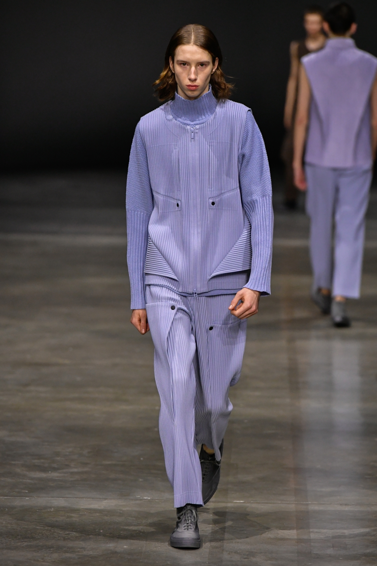 Look 16