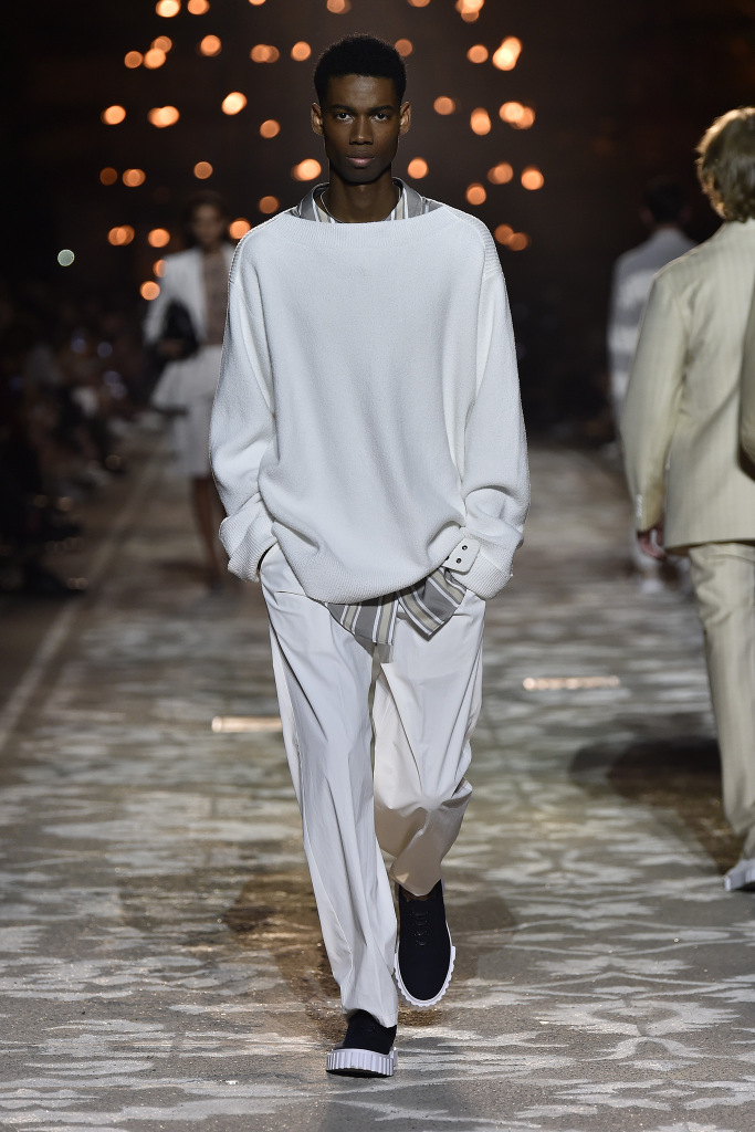 Look 16