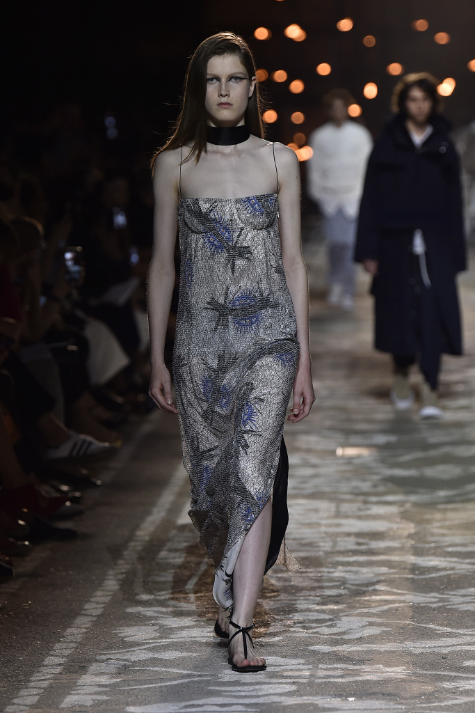 Look 18