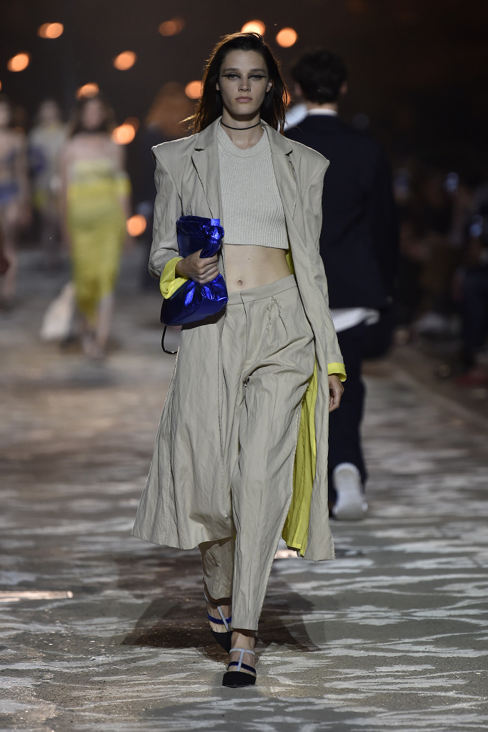 Look 25