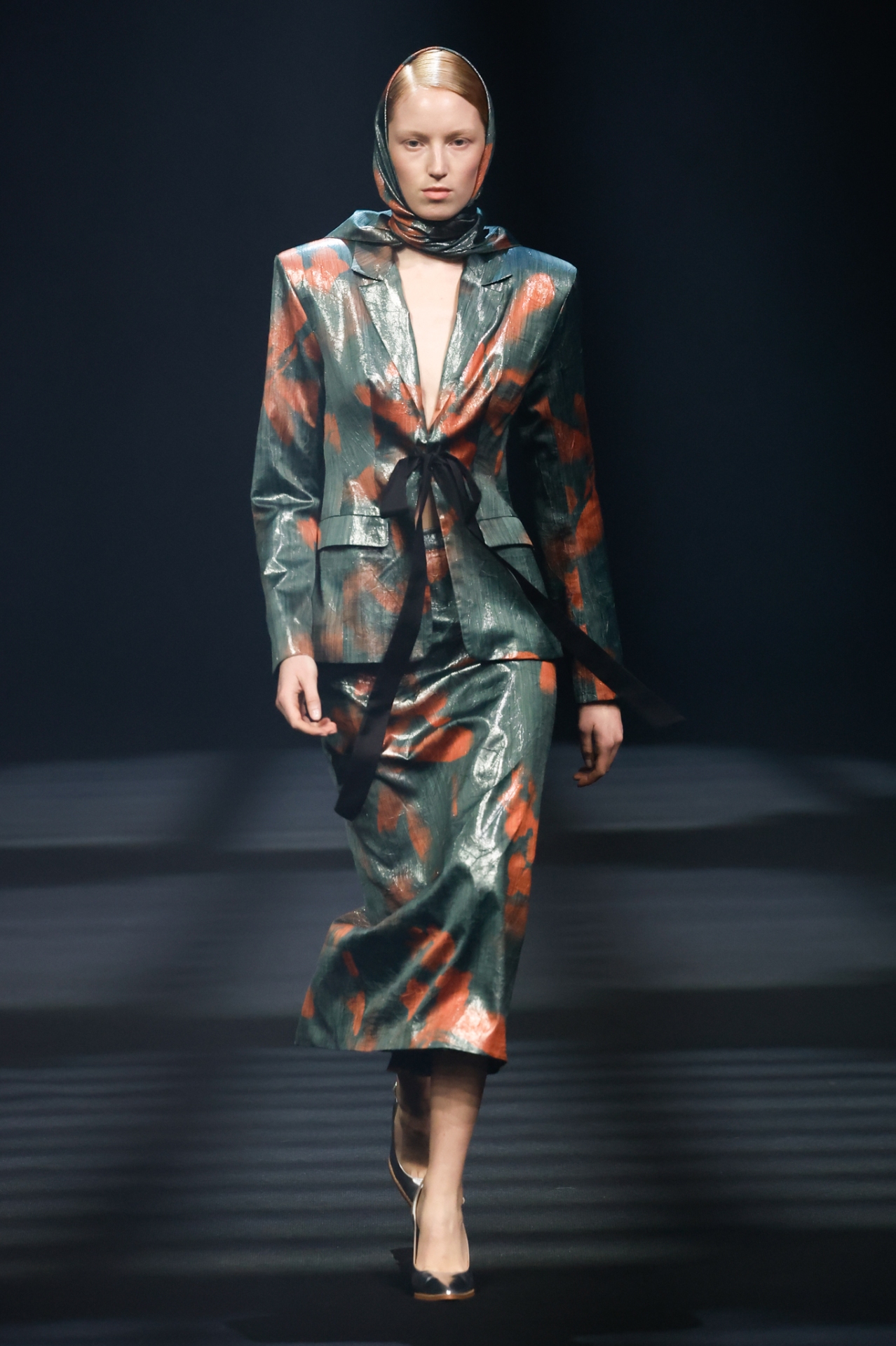 Look 10