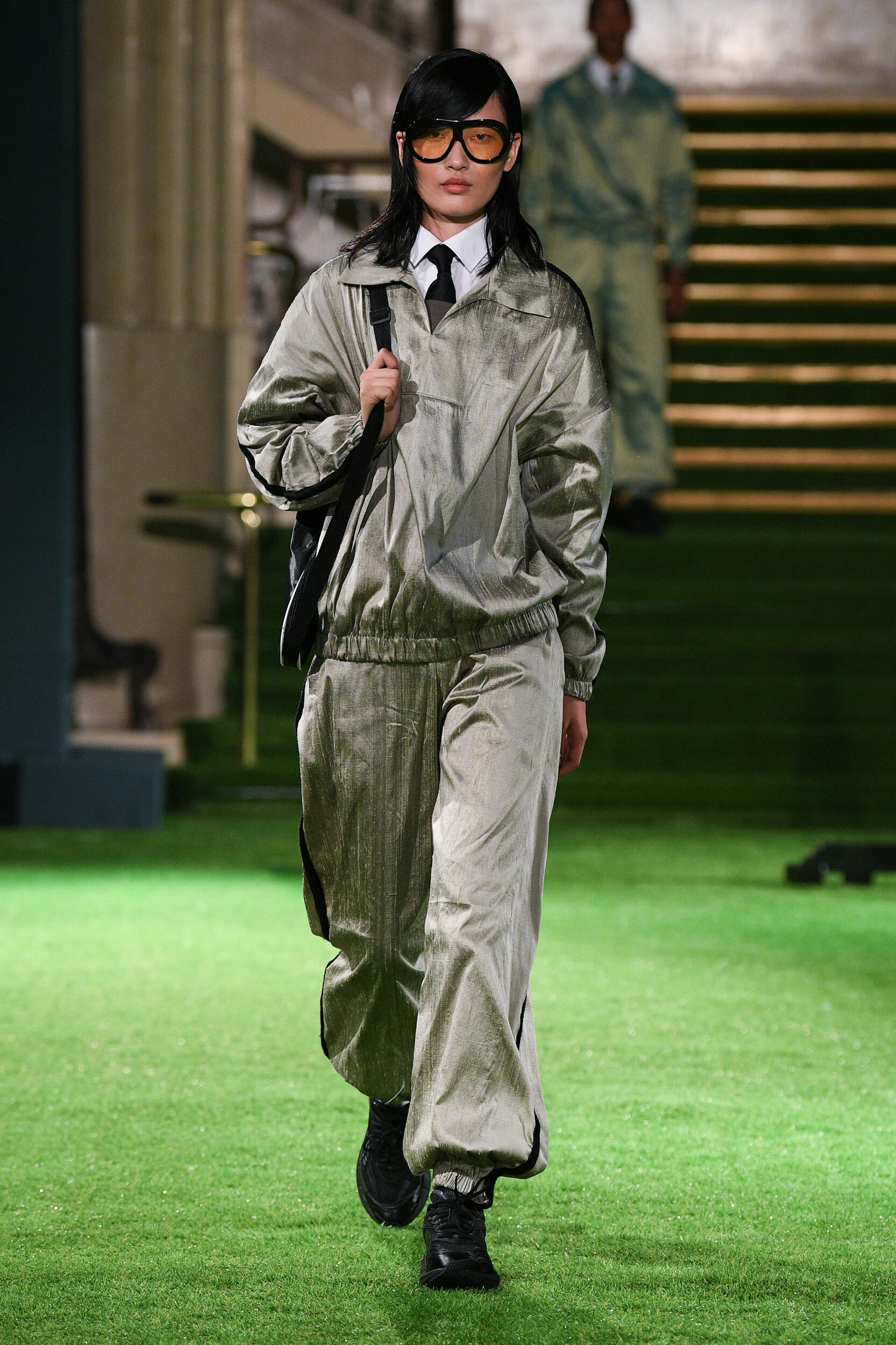 Look 10