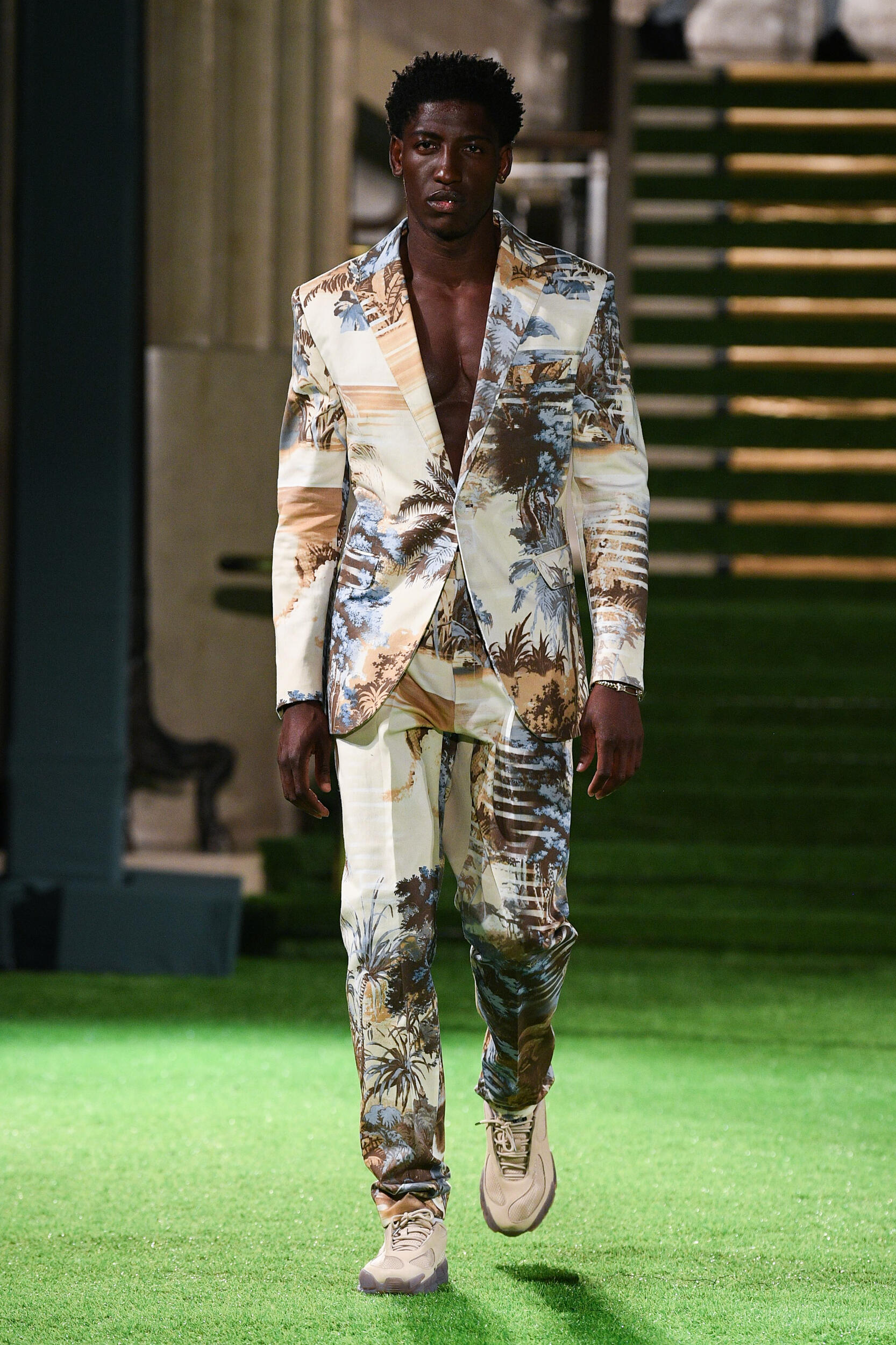 Look 13