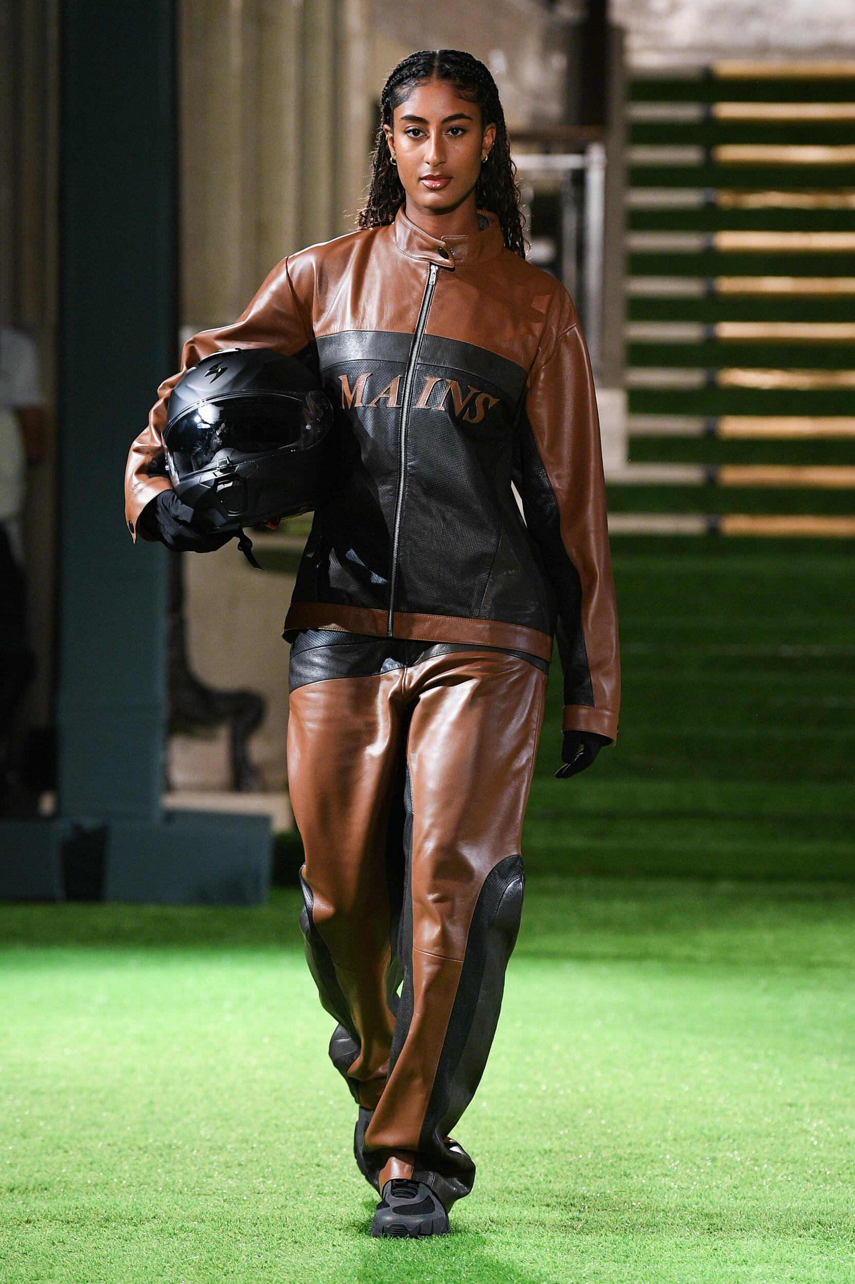 Look 34