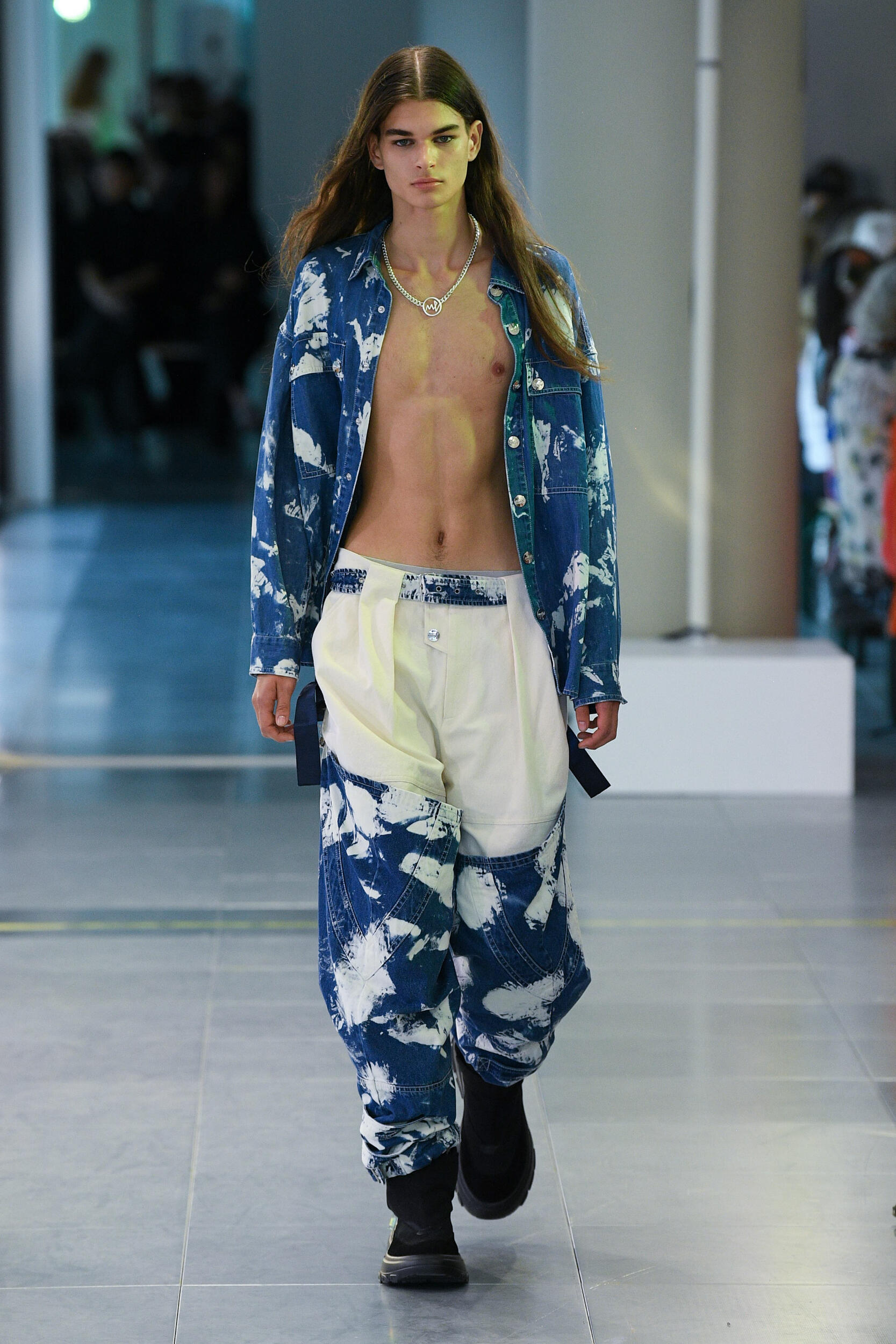 Look 30