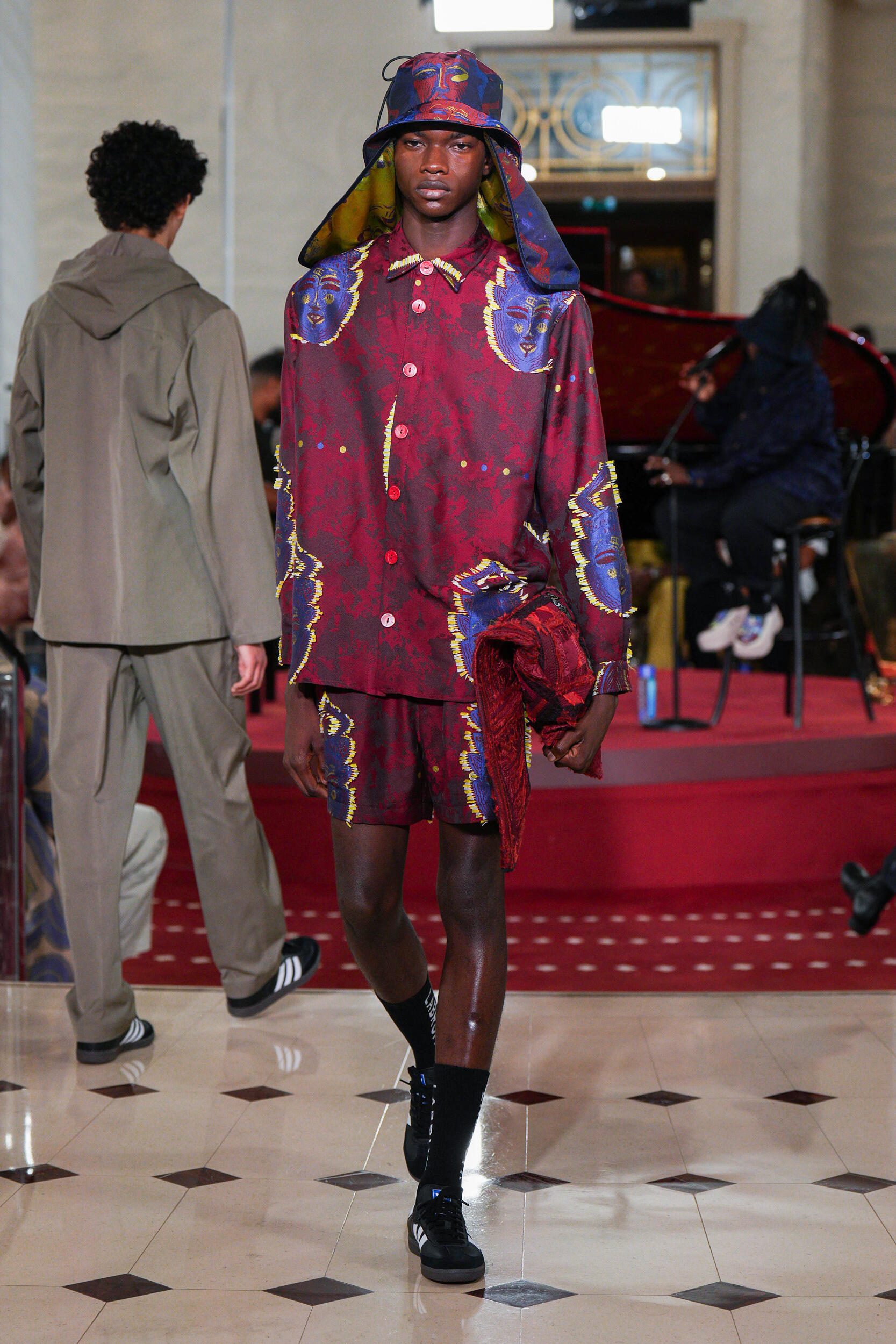 Look 5