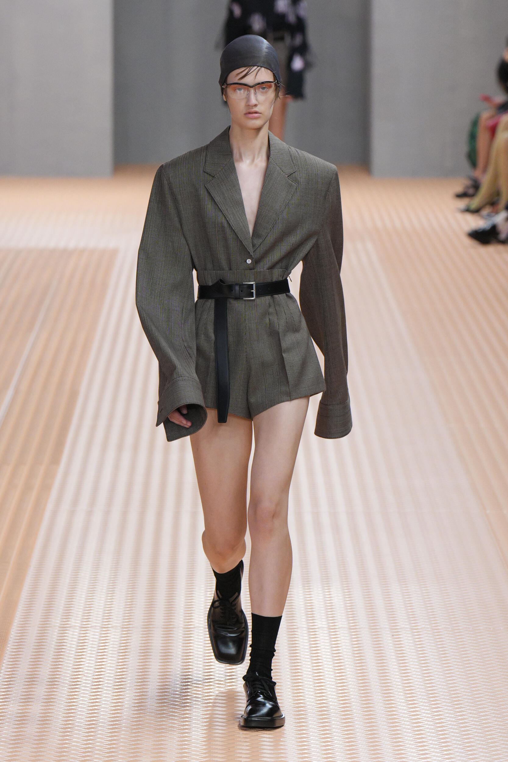 Look 10