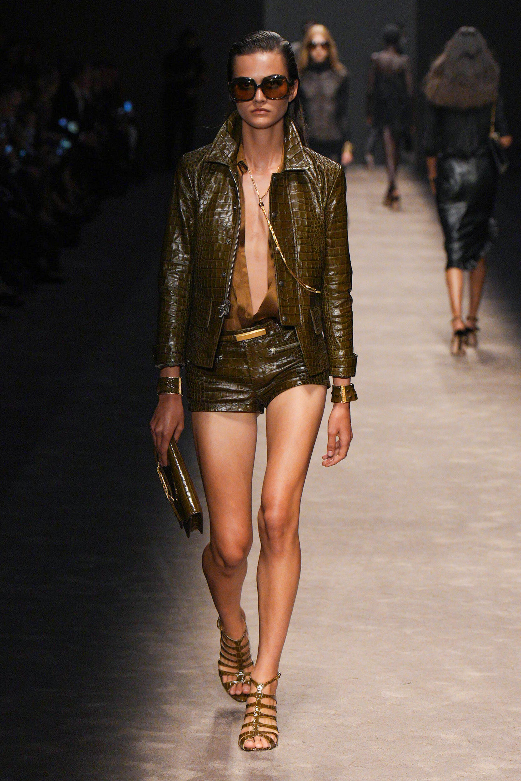 Look 11