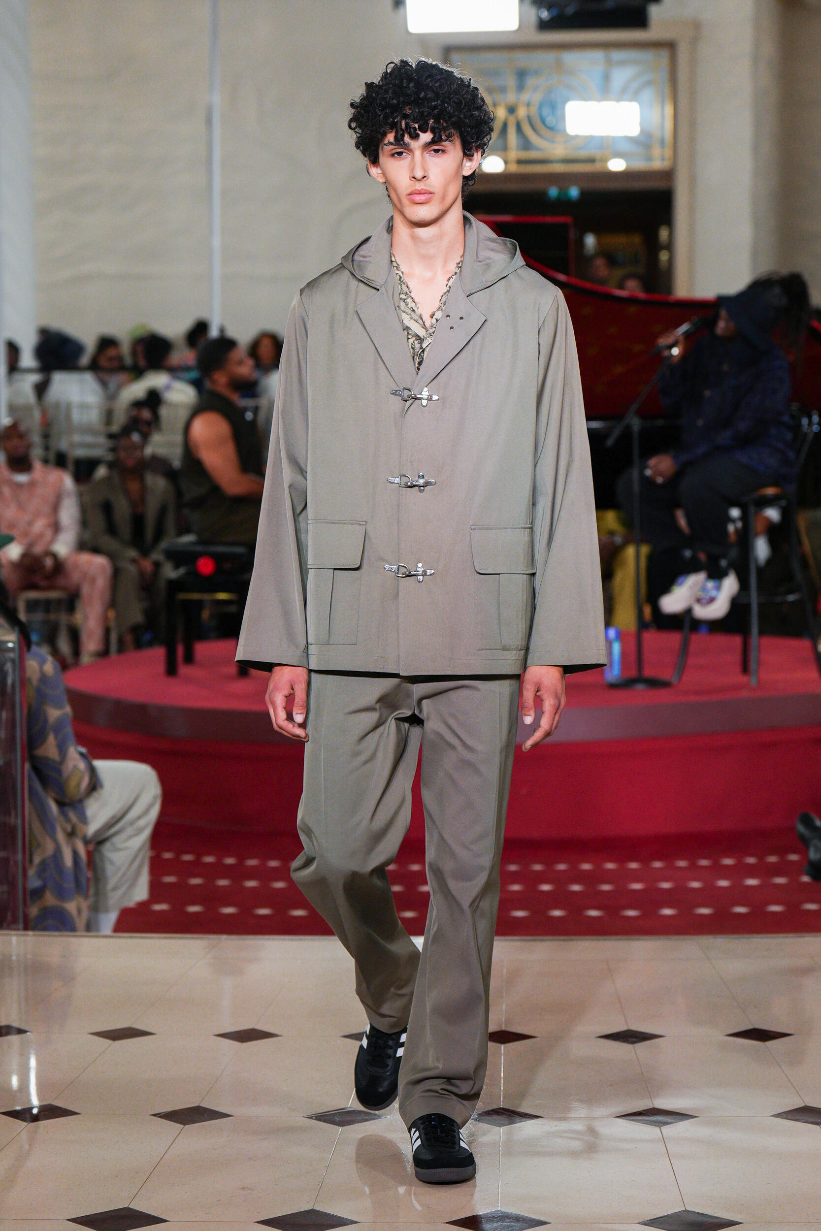 Look 7