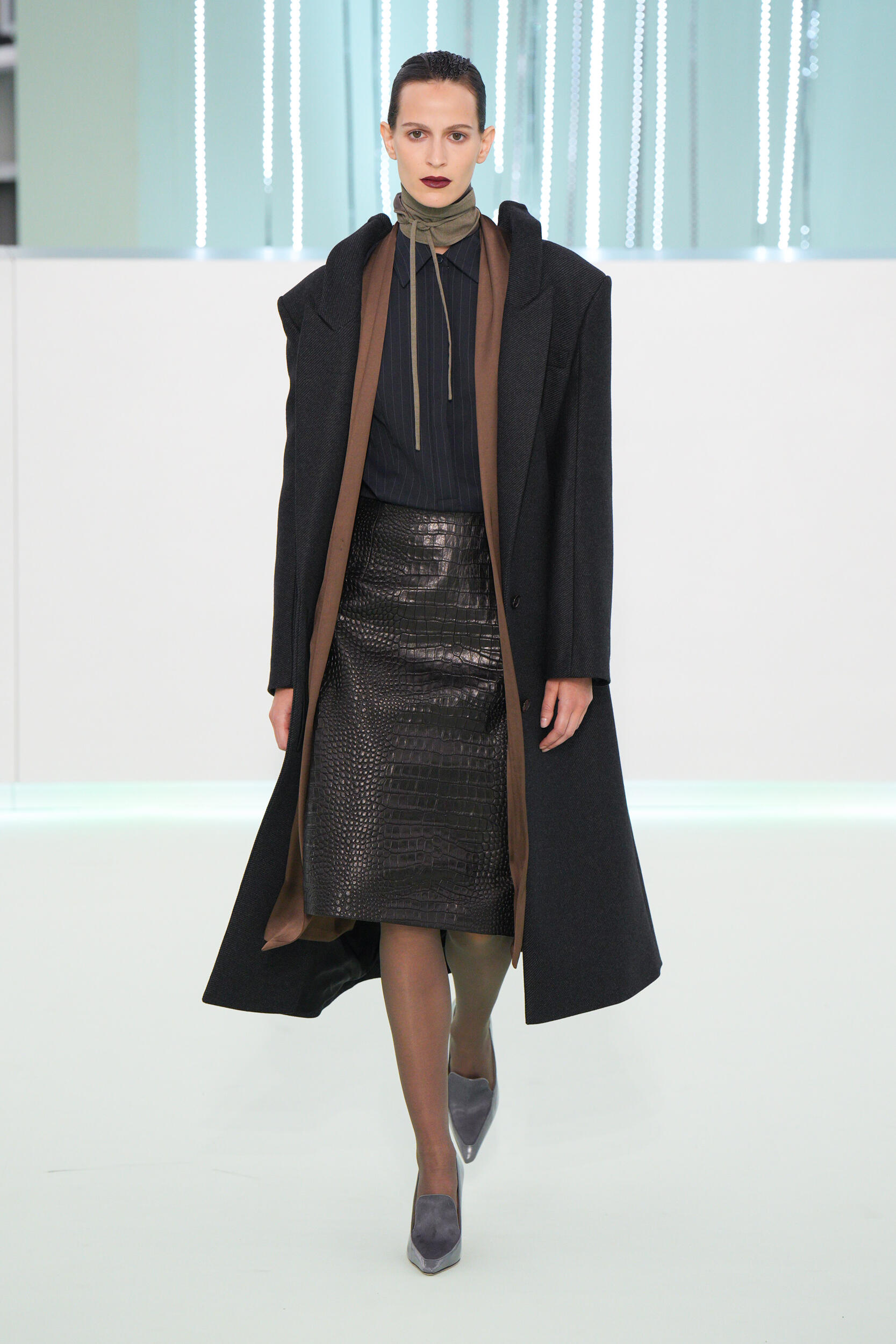 Look 10