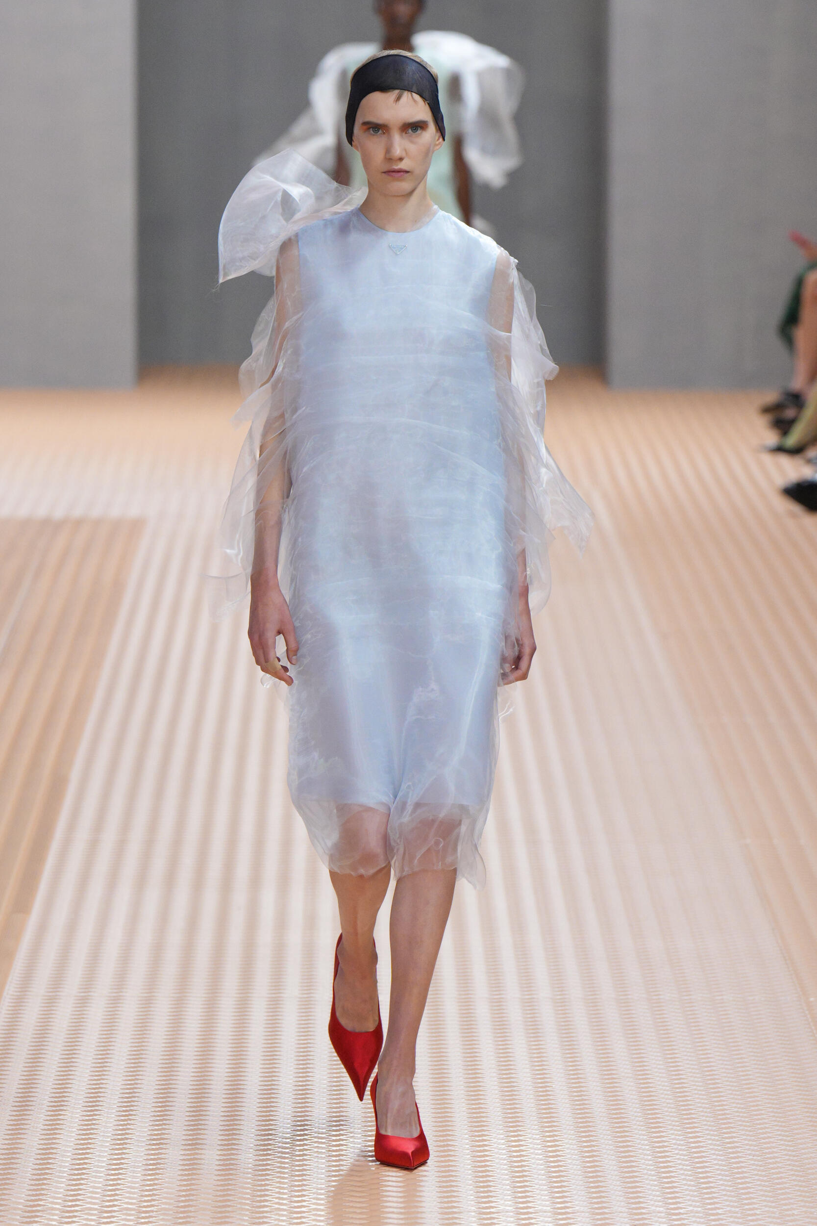 Look 15