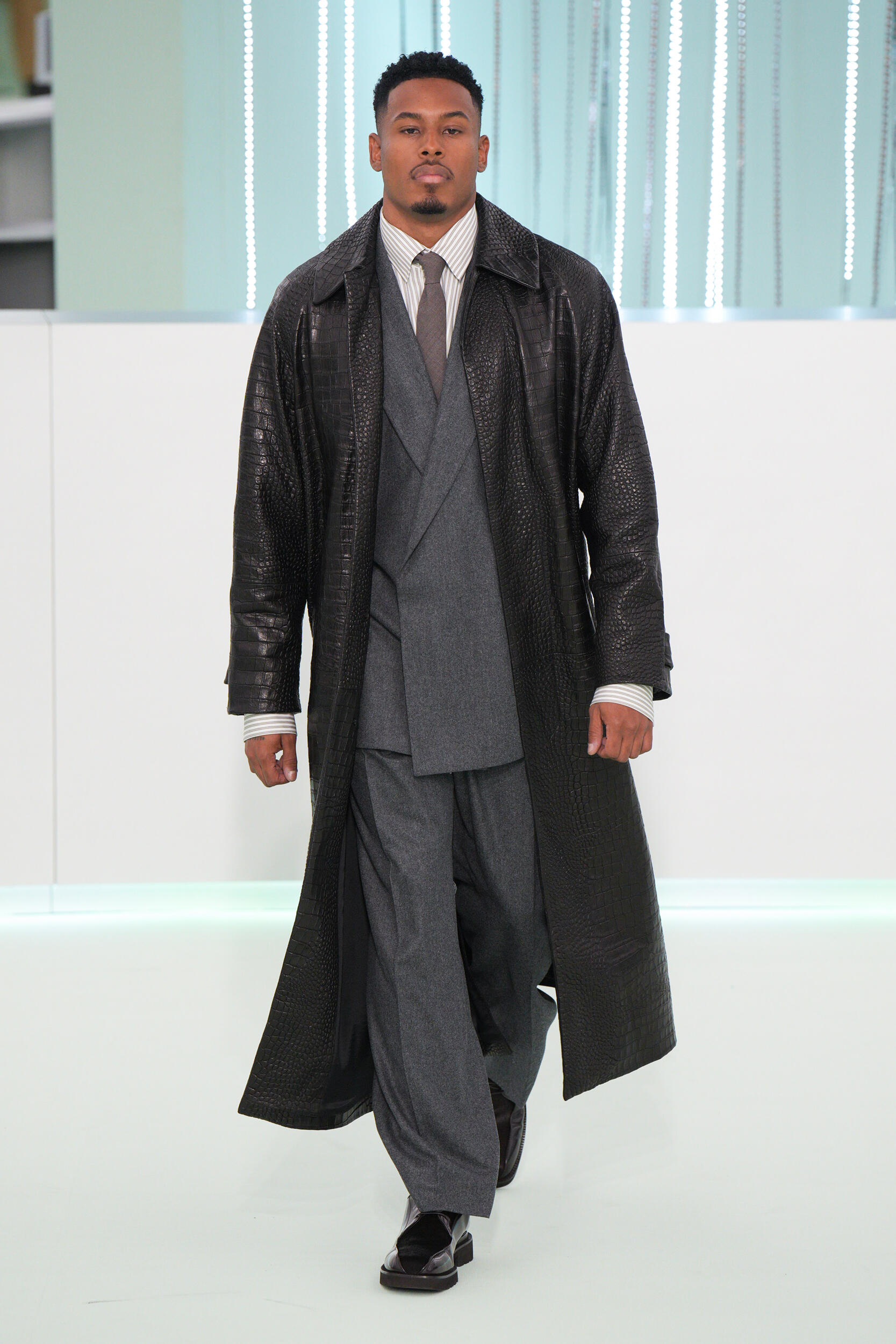 Look 12