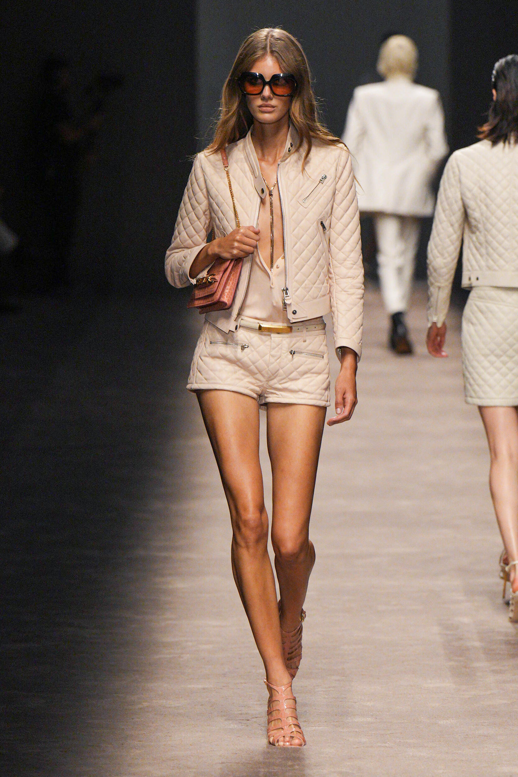 Look 24