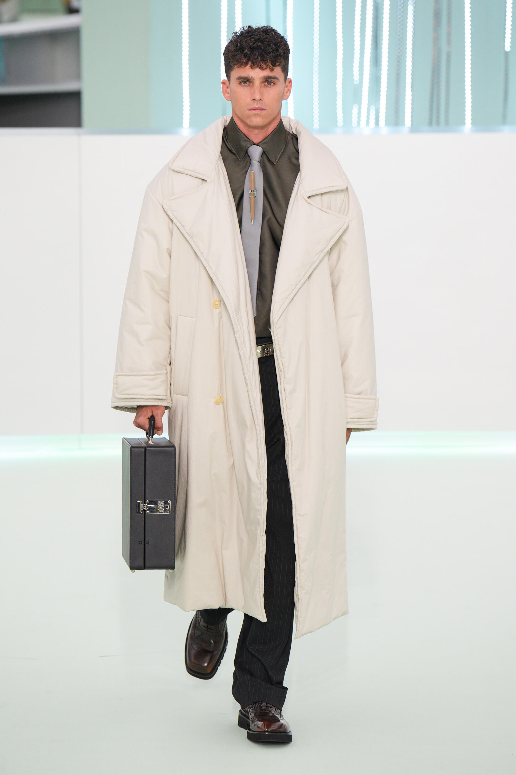 Look 17
