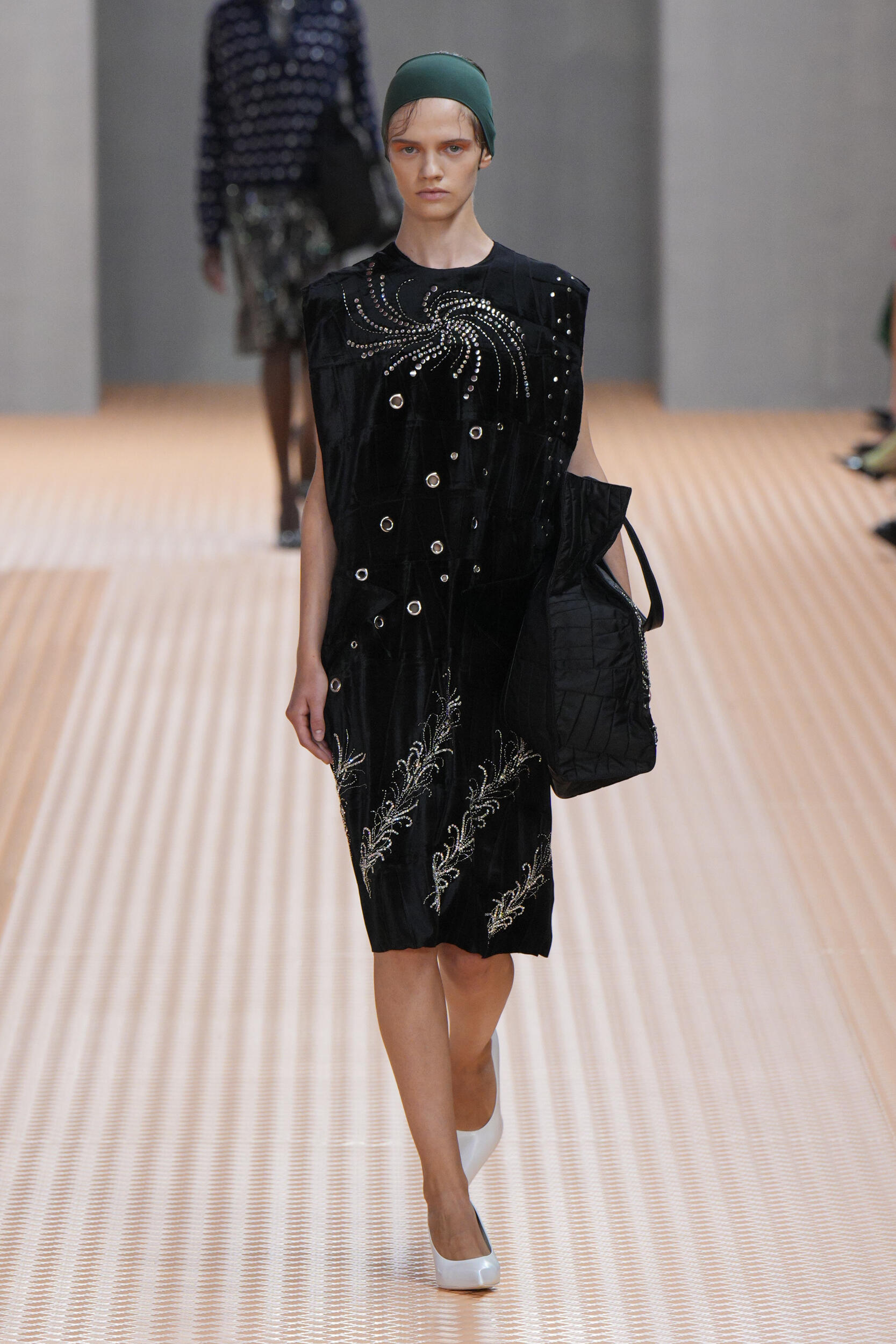 Look 25