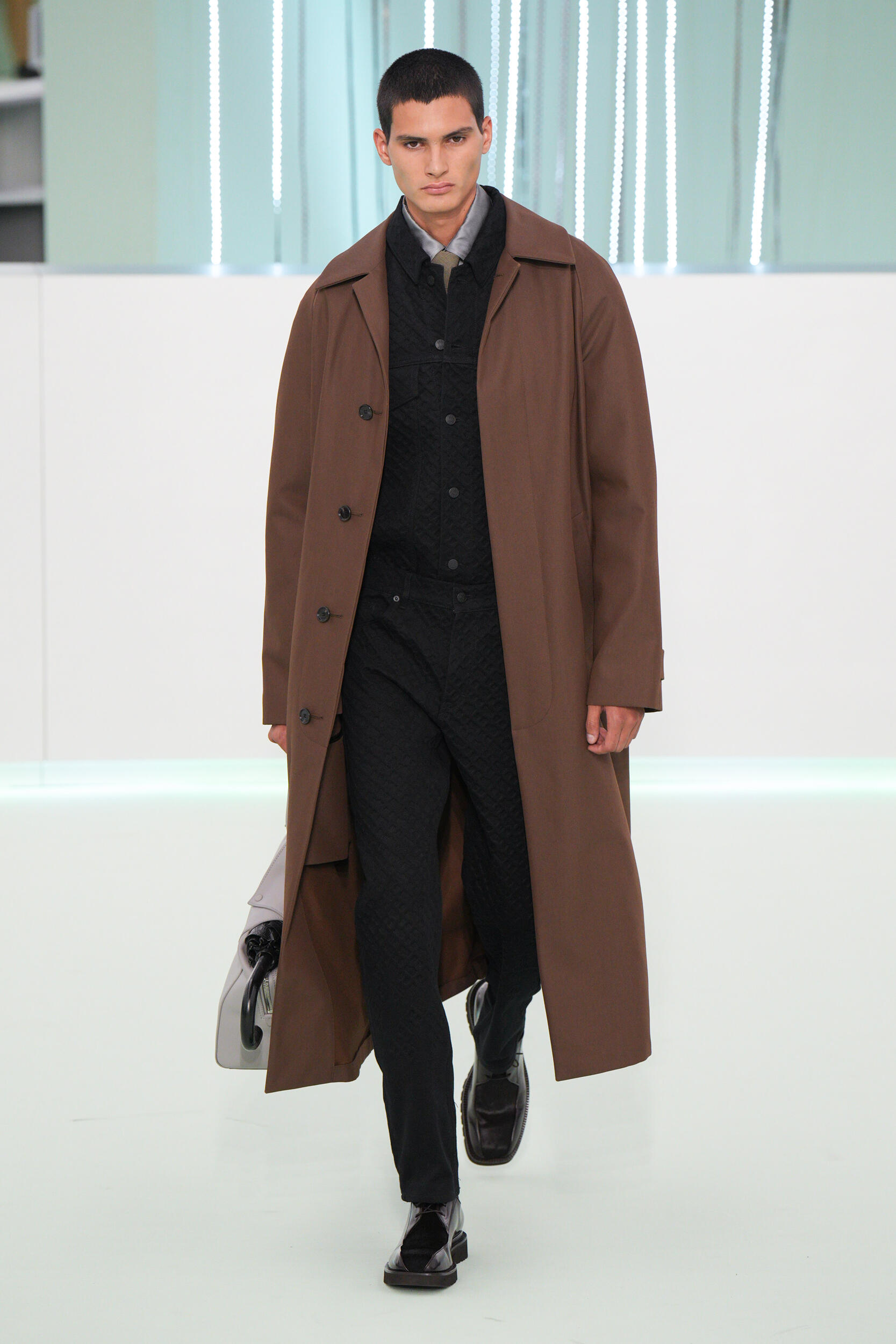 Look 25