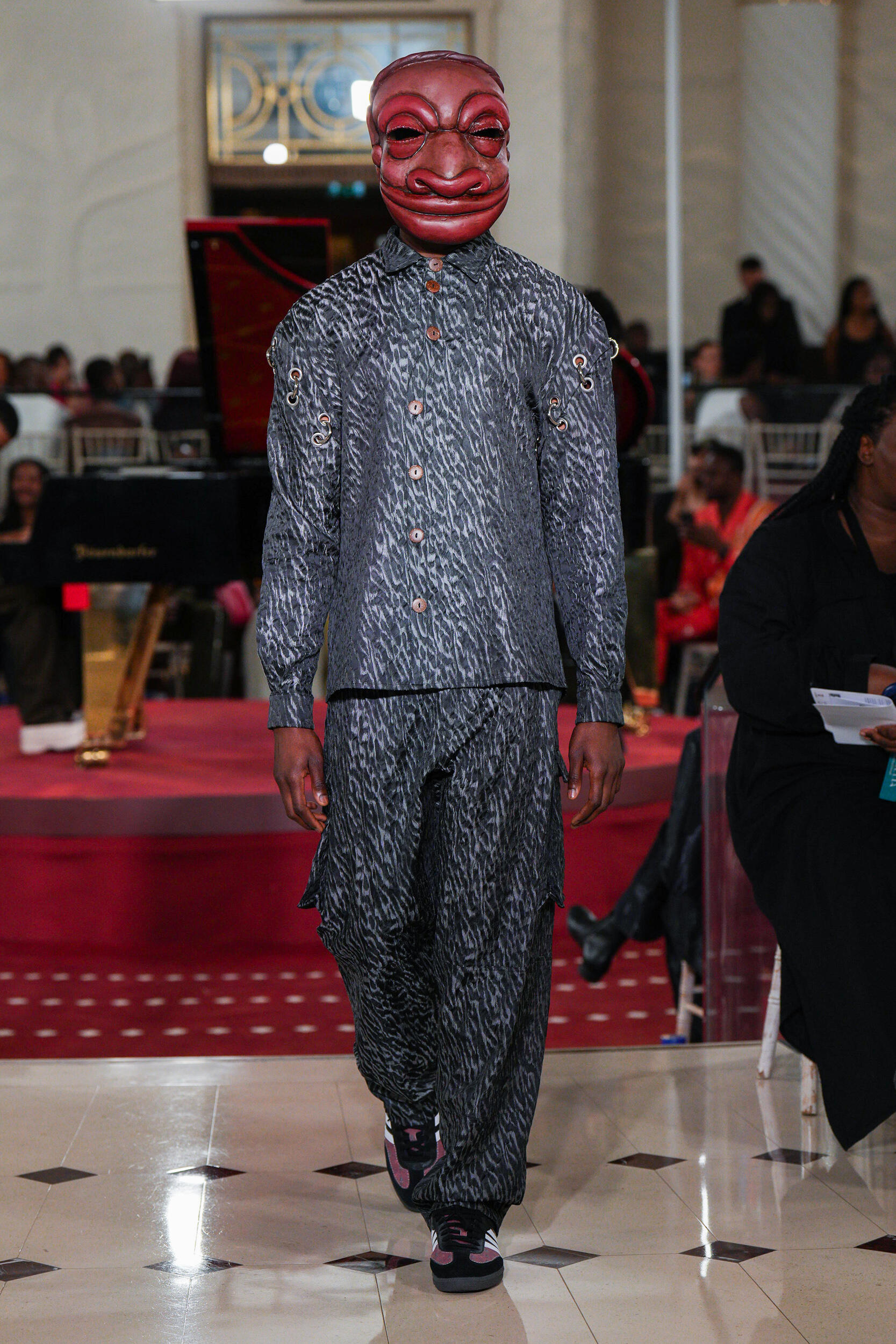 Look 19
