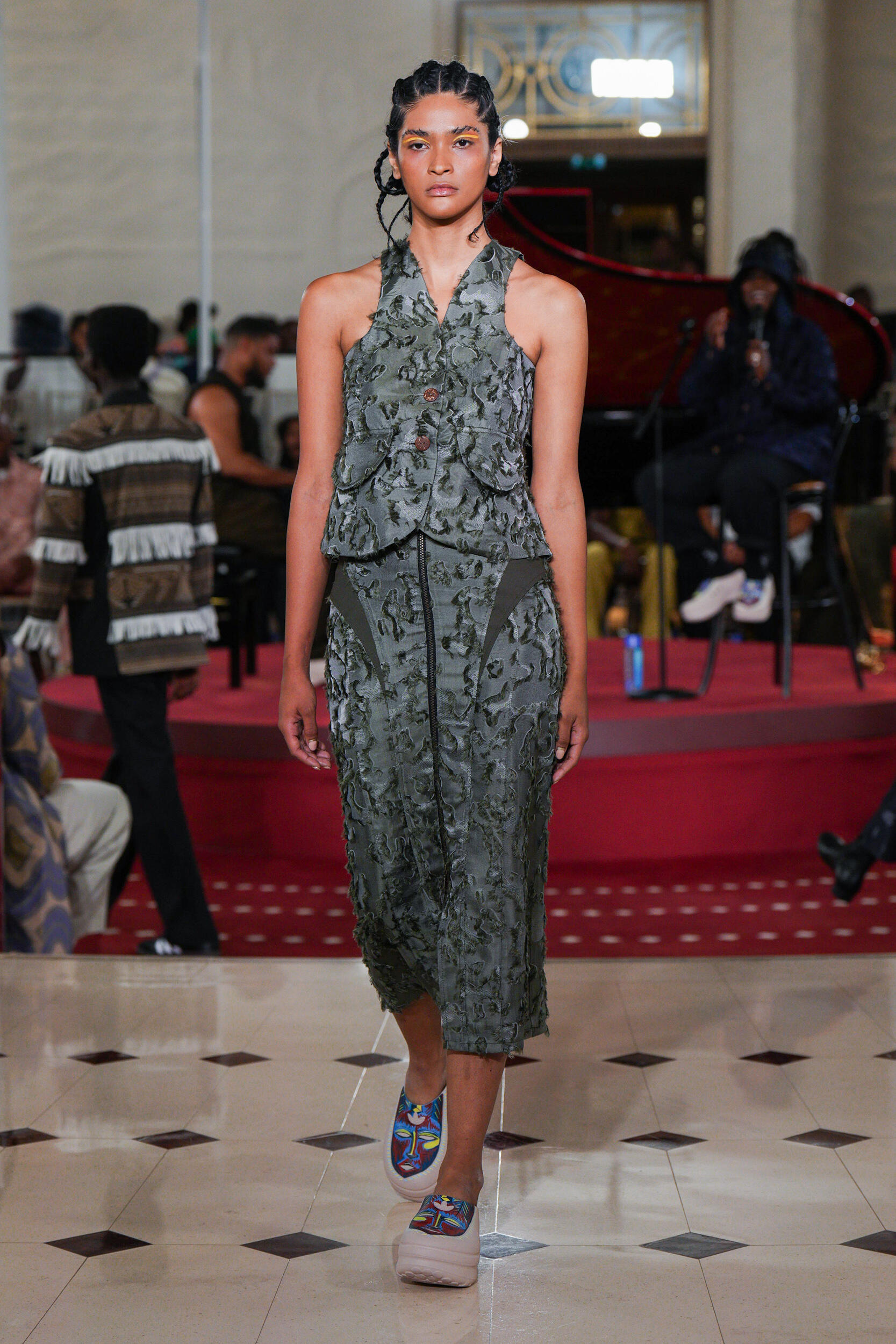 Look 27