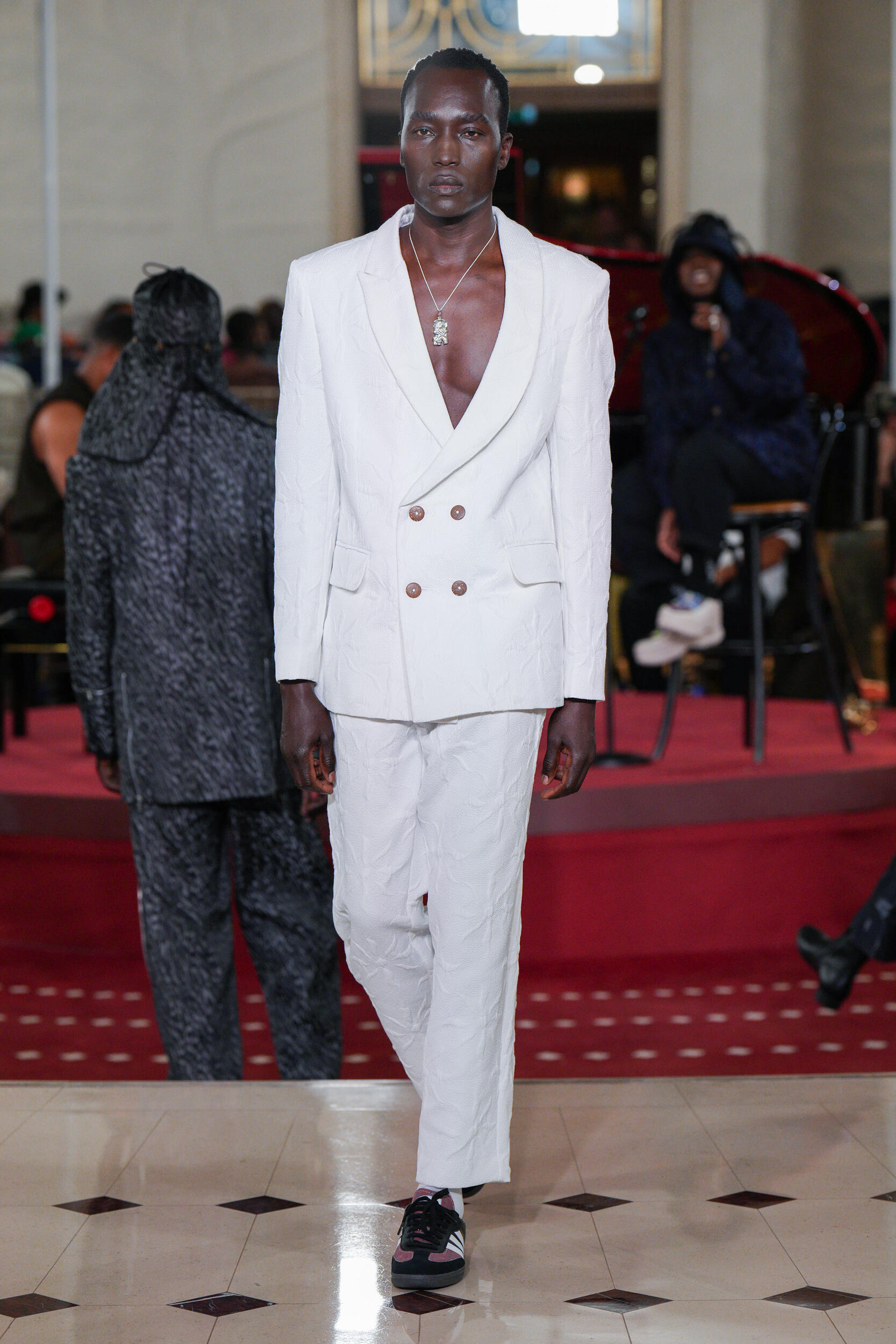 Look 30