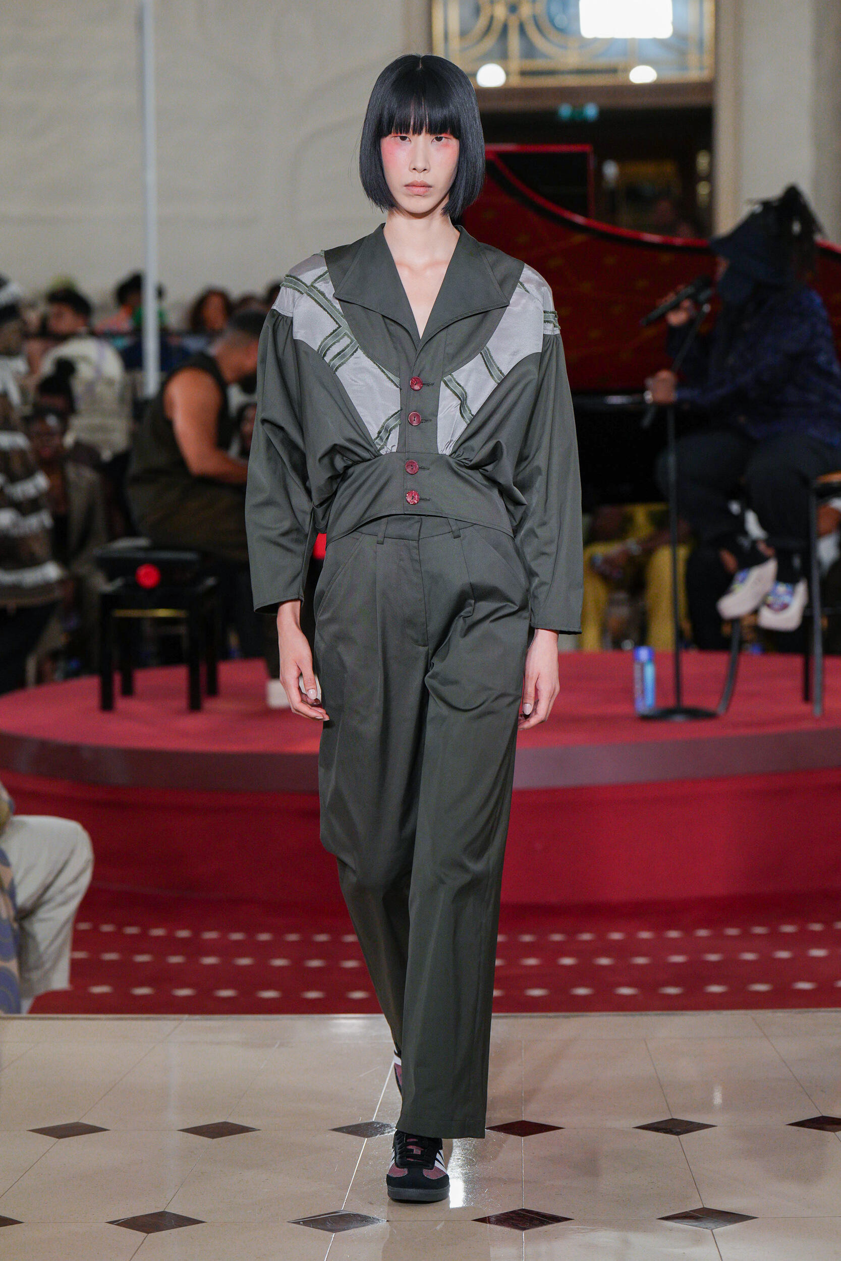 Look 33
