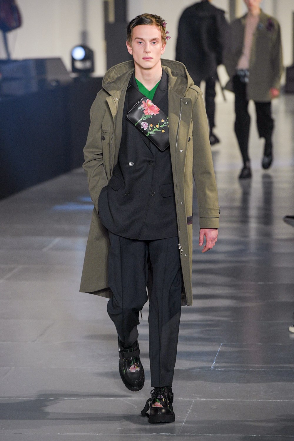 Look 15
