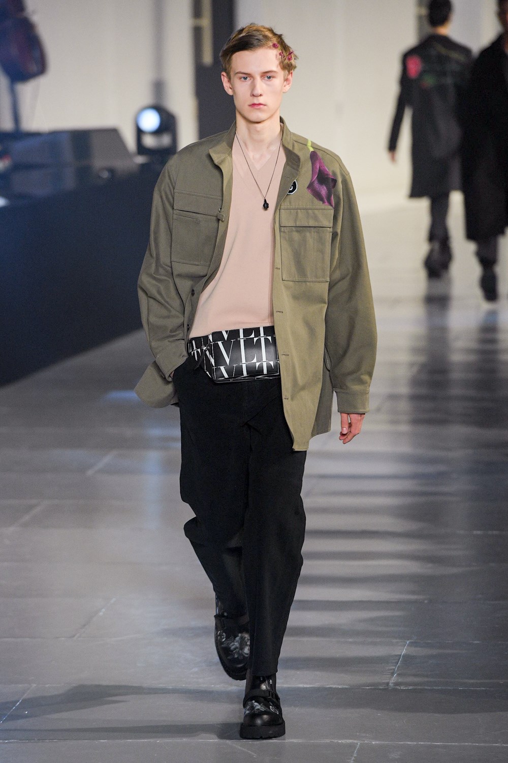 Look 16