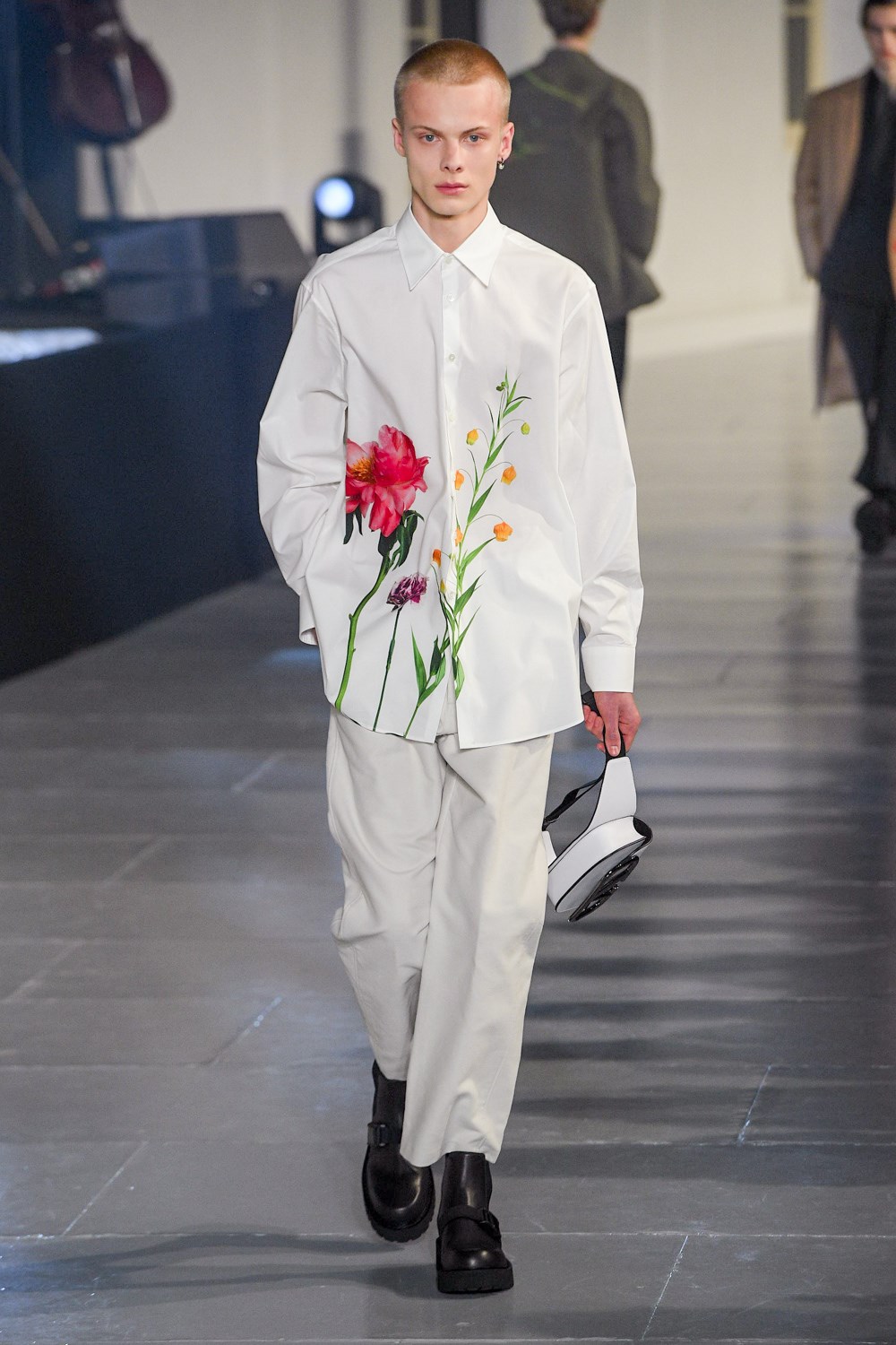 Look 18