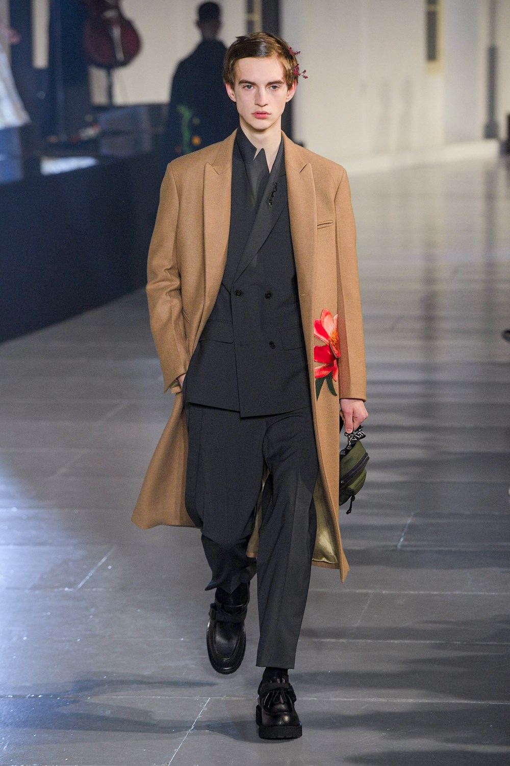 Look 19