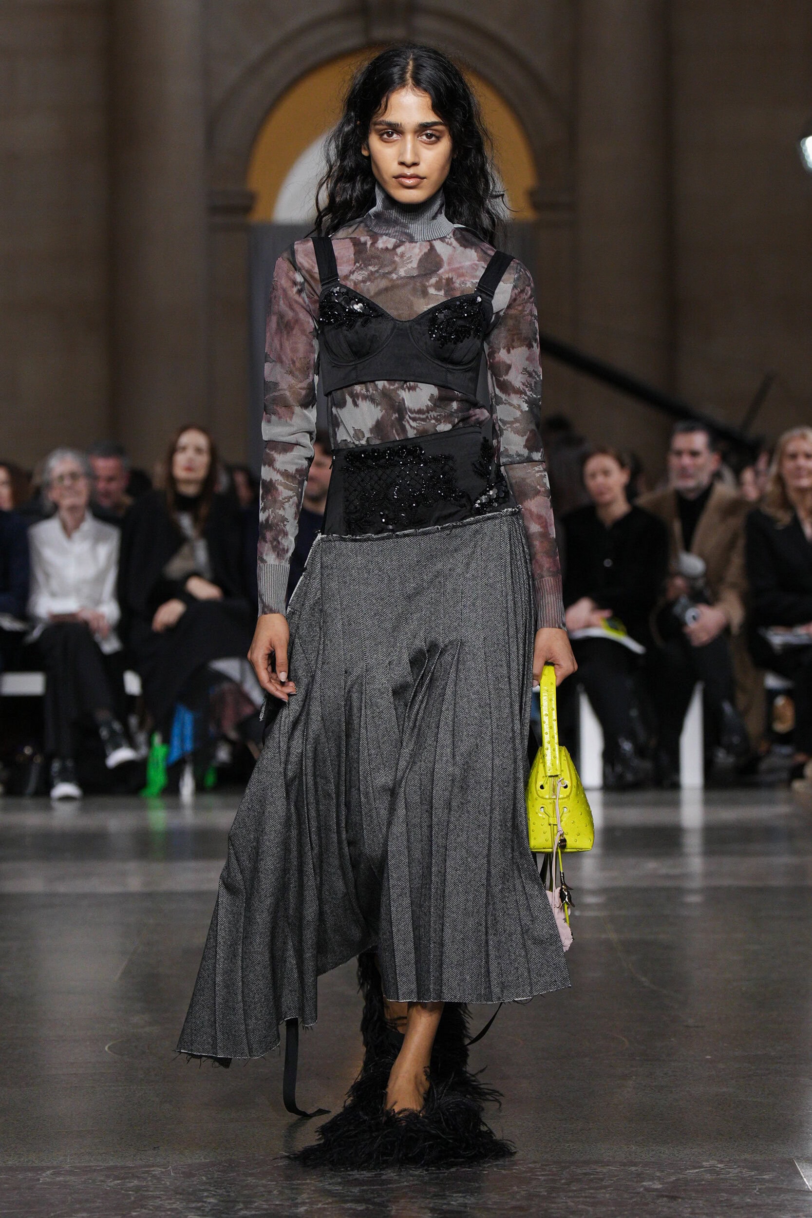 Look 15