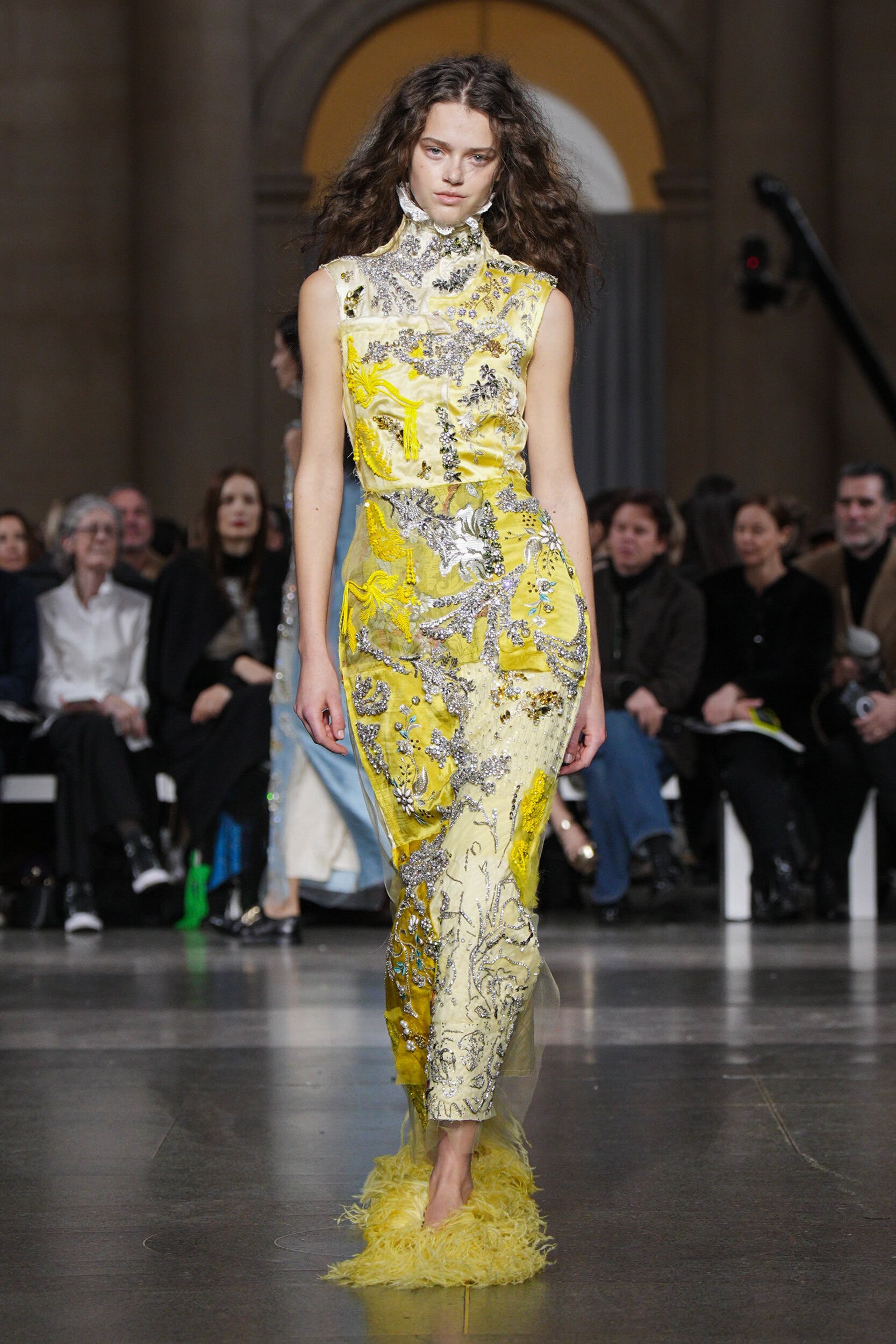 Look 16