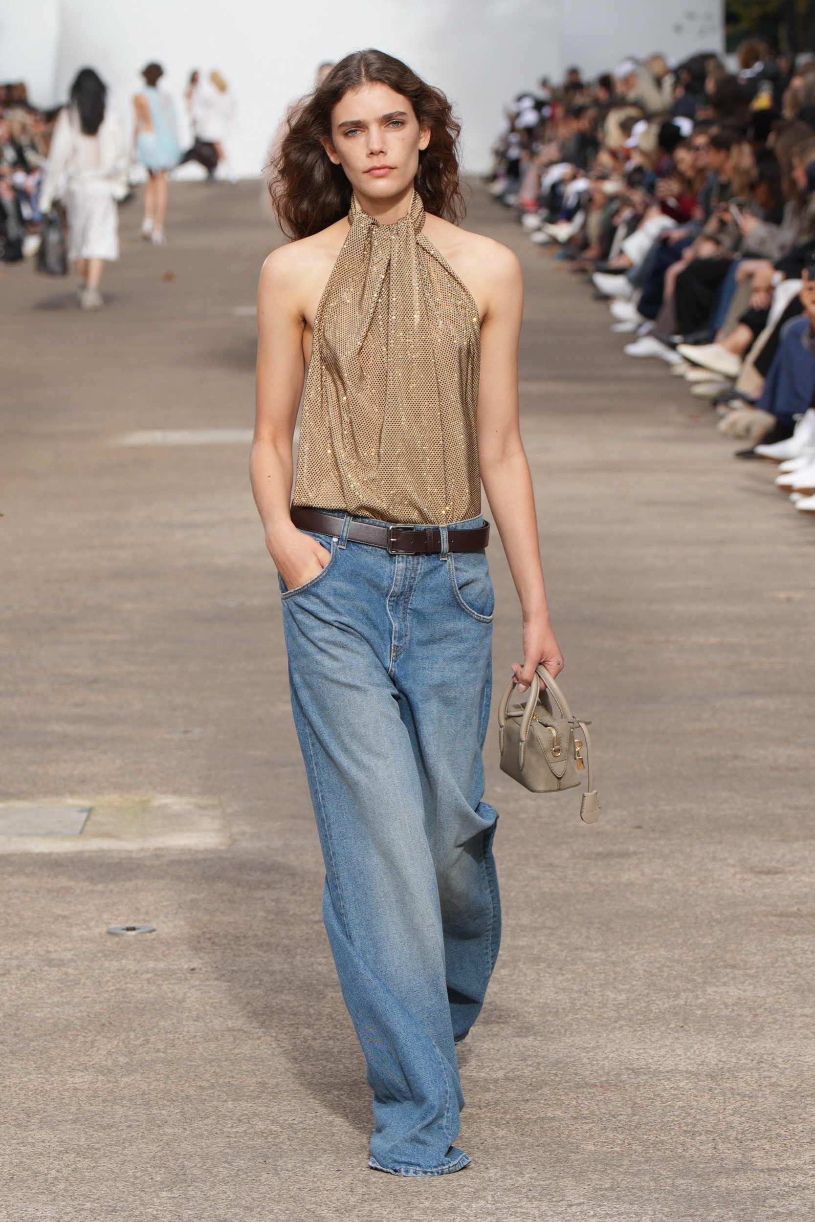 Look 19