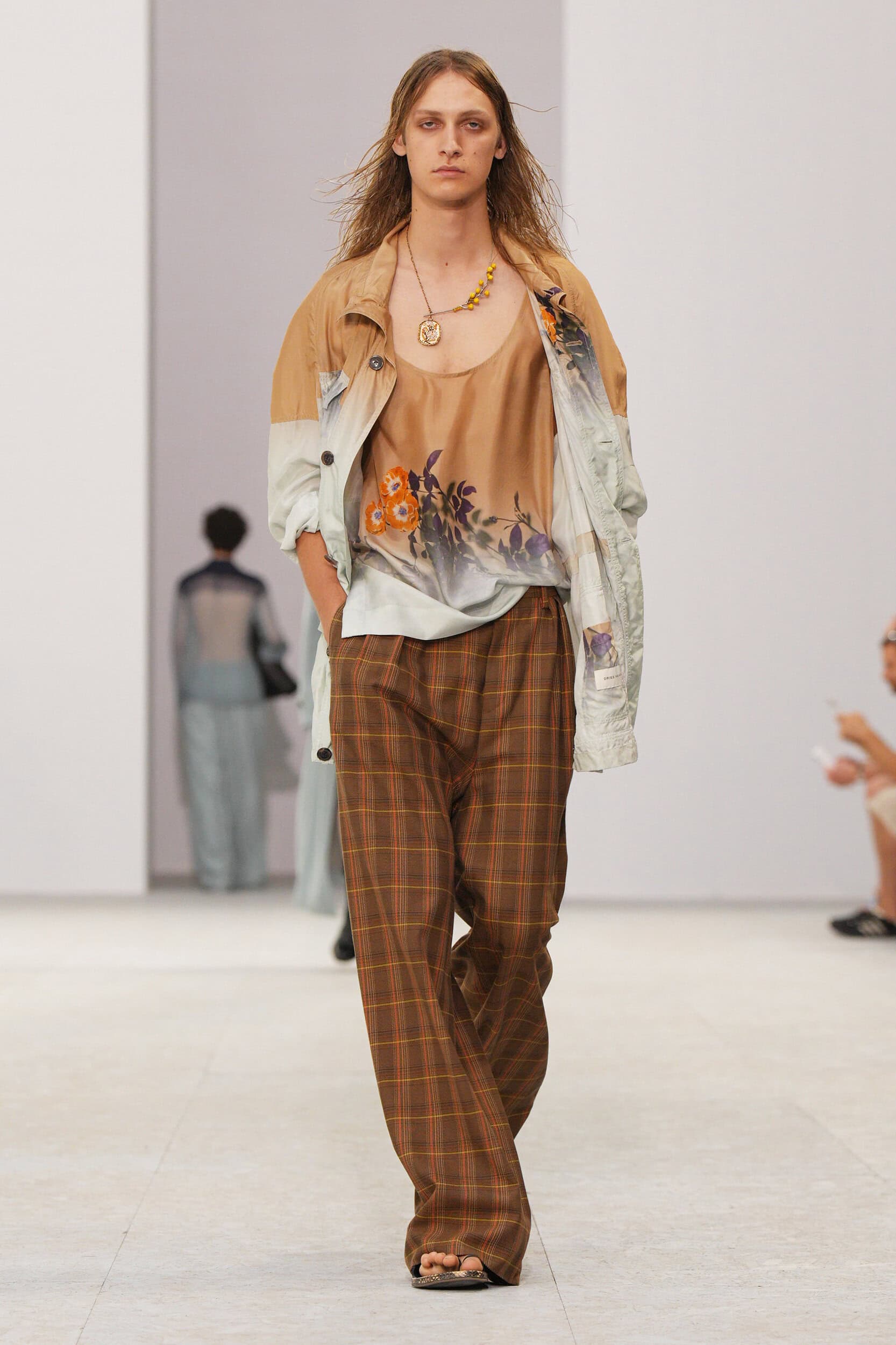 Look 25