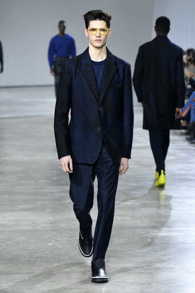 Look 10