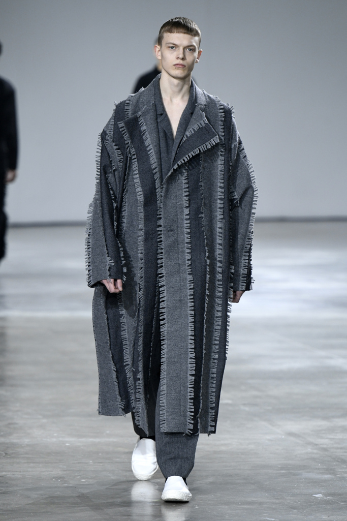 Look 16