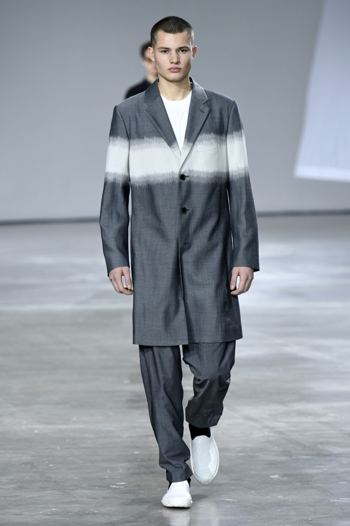 Look 18