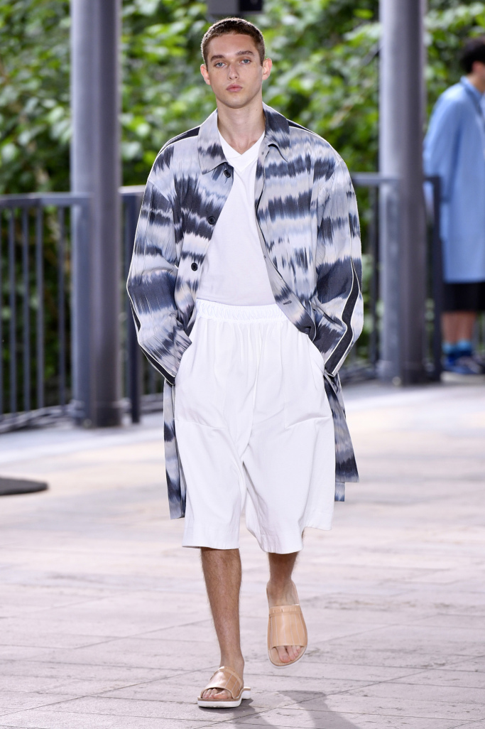 Look 3