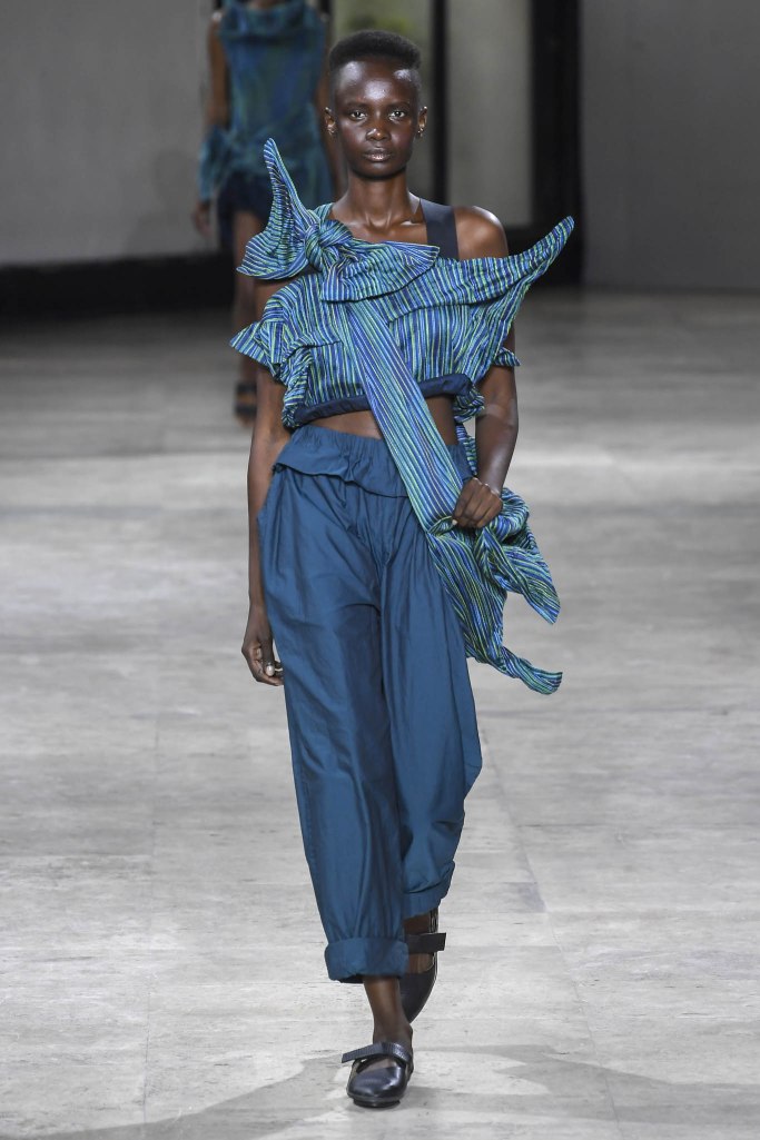 Look 25